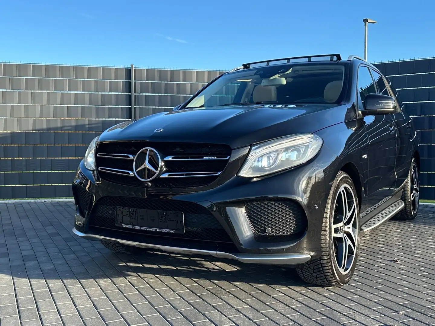 Mercedes-Benz GLE 43 AMG 4M*9G-TRONIC*COMAND*PANO*LED*DISTR+* Noir - 1