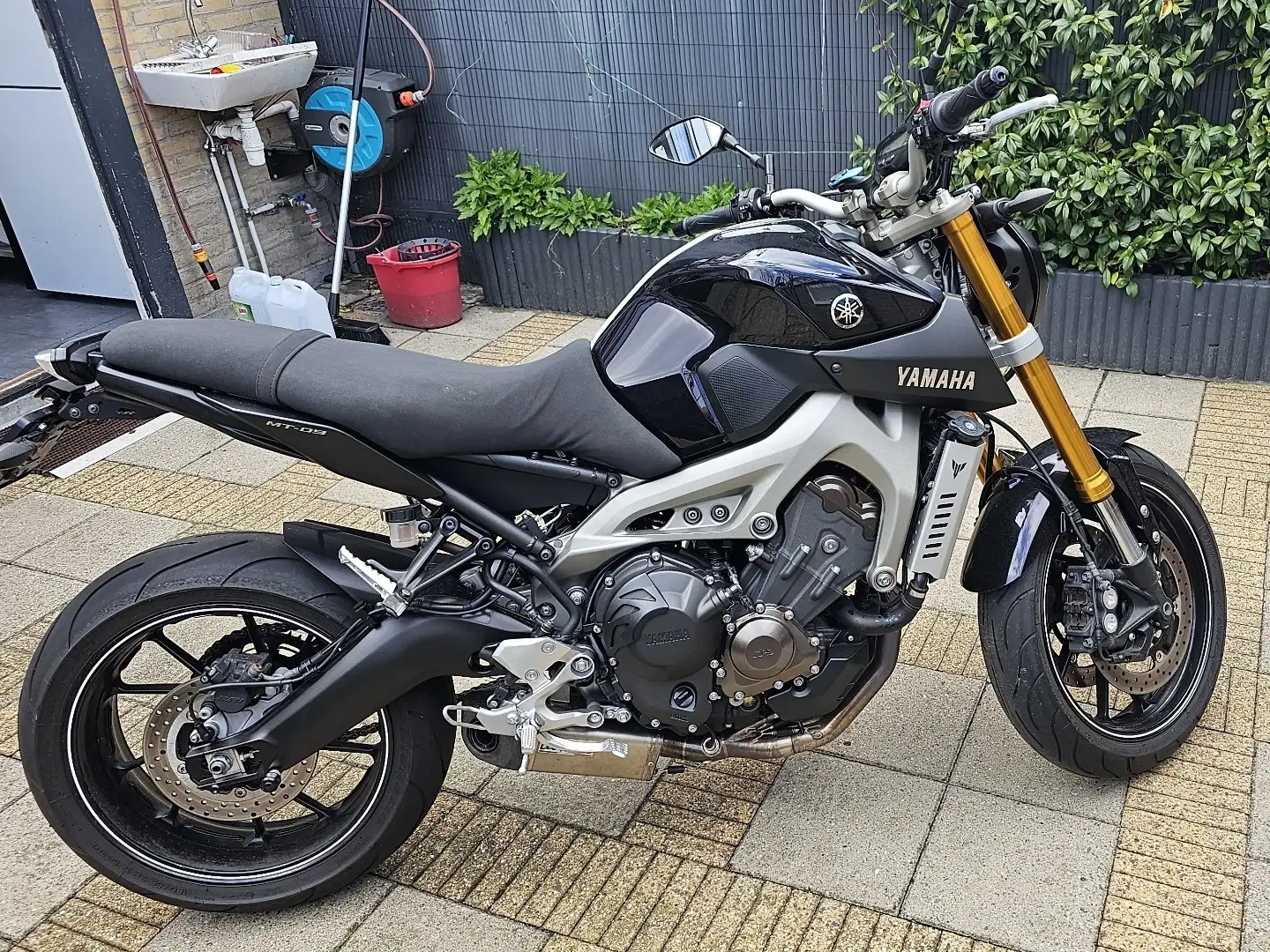 Yamaha MT-09 Zwart - 1