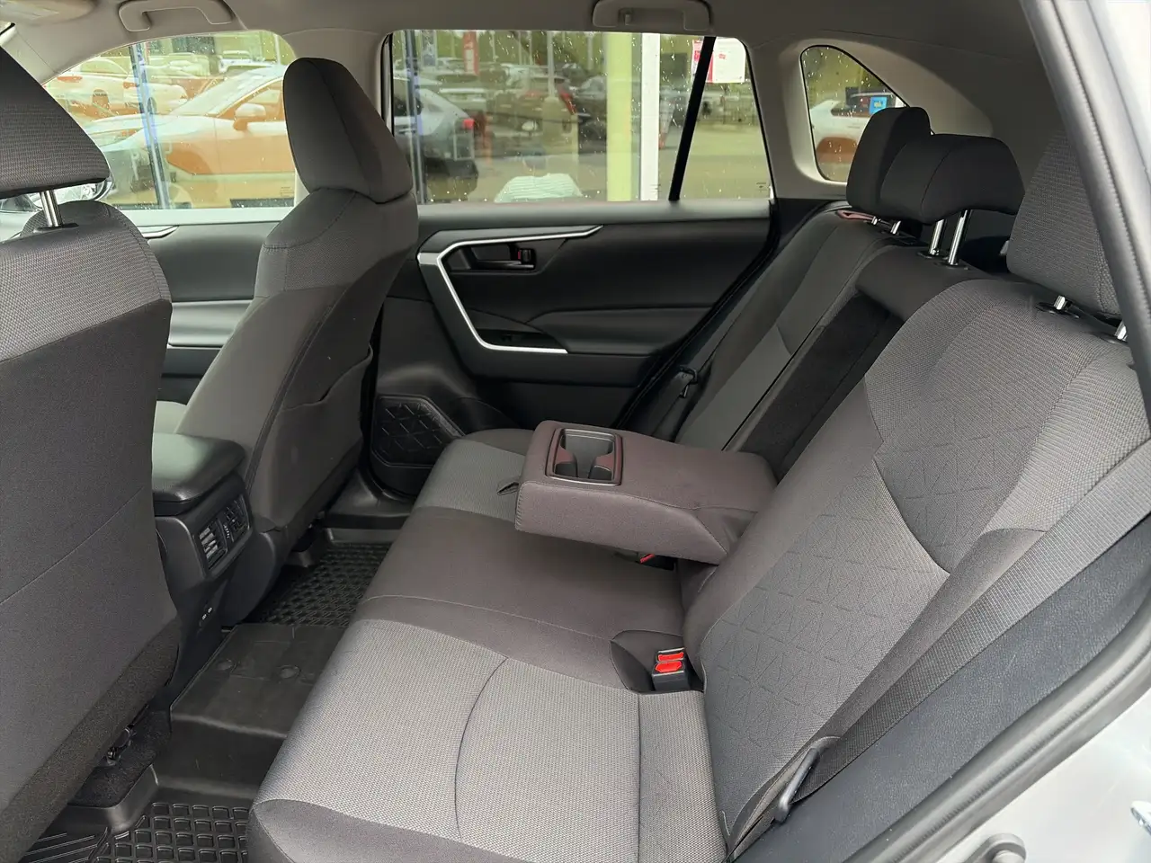 Toyota RAV 4 снимка Toyota RAV 4