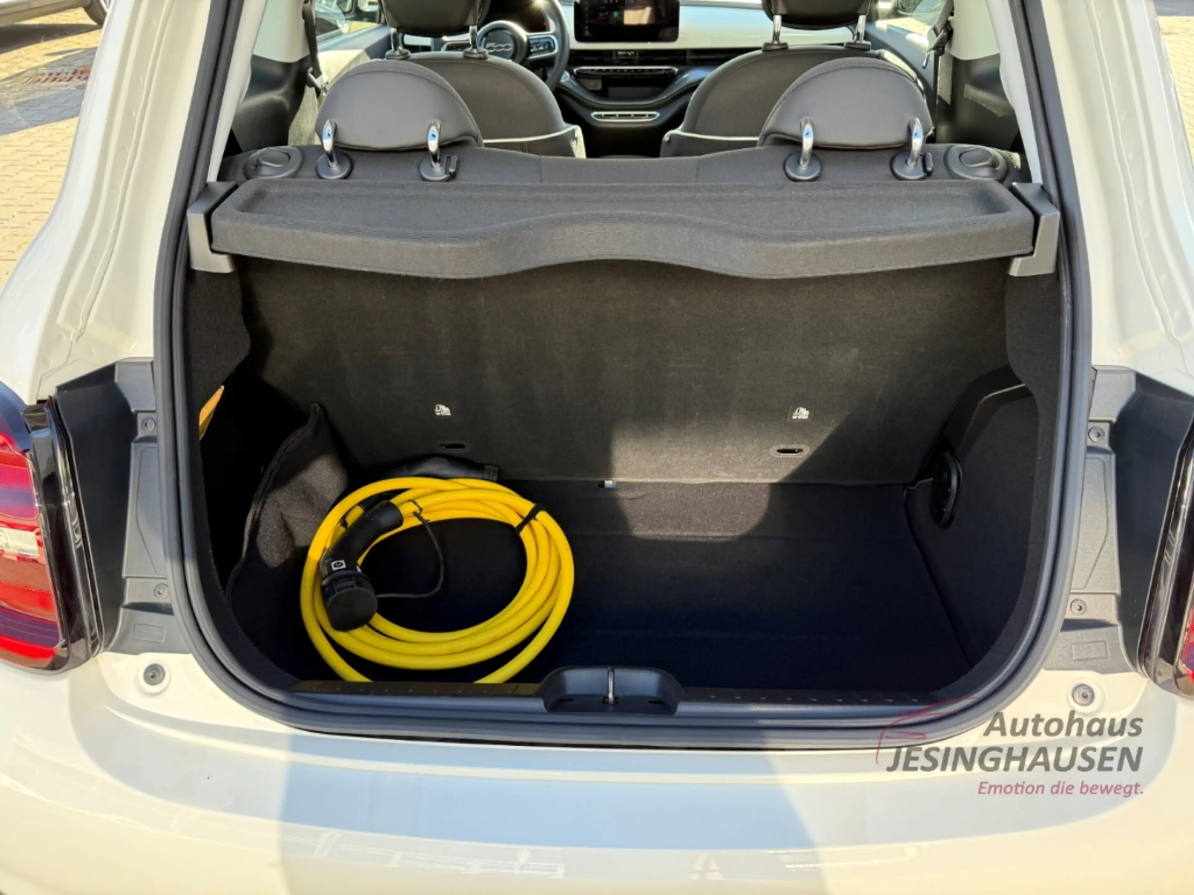Fiat 500e +Klimaaut.+Tempomat+Spurhalte.+Schildererkennung — photo 14