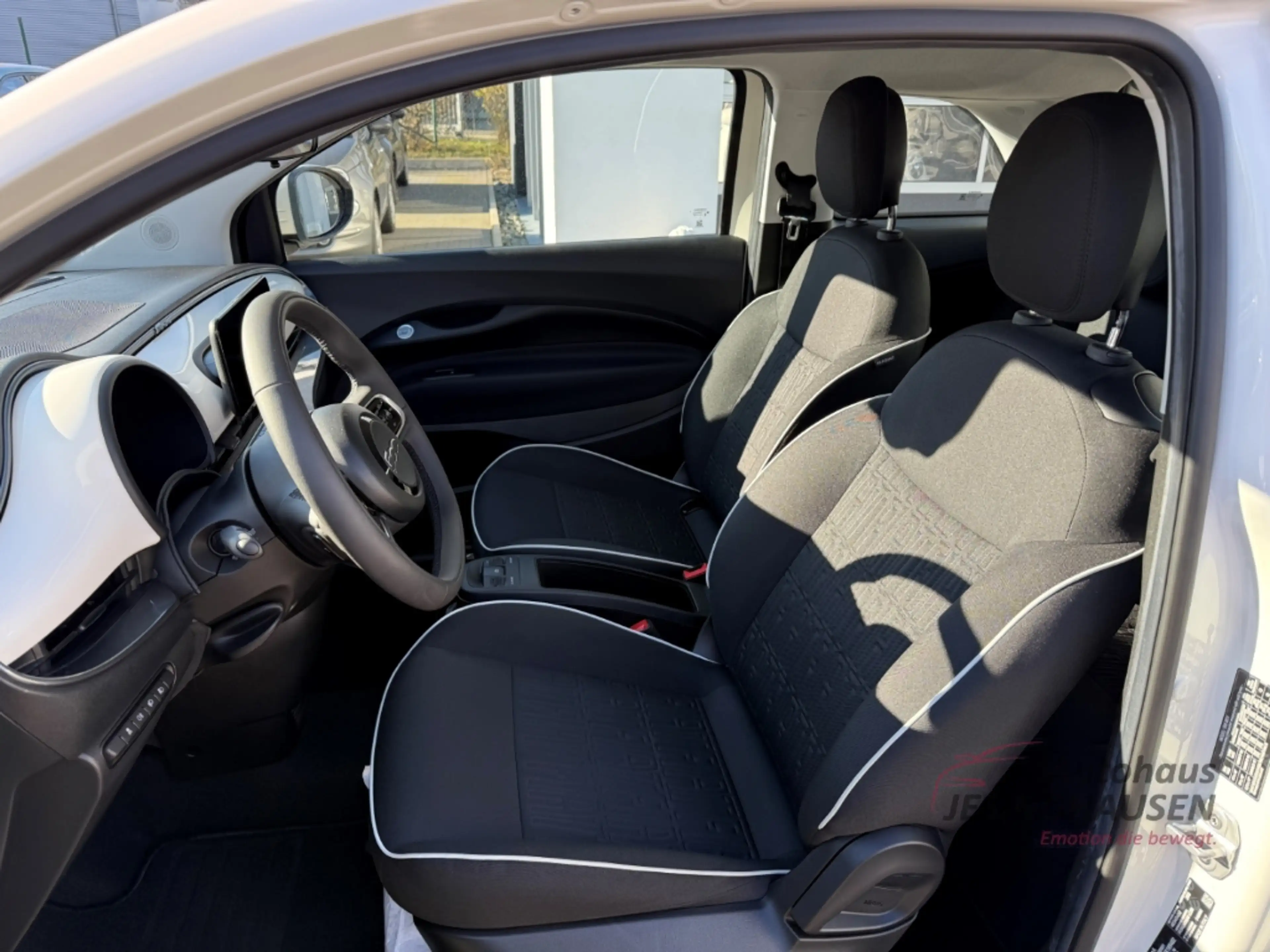 Fiat 500e +Klimaaut.+Tempomat+Spurhalte.+Schildererkennung — photo 10