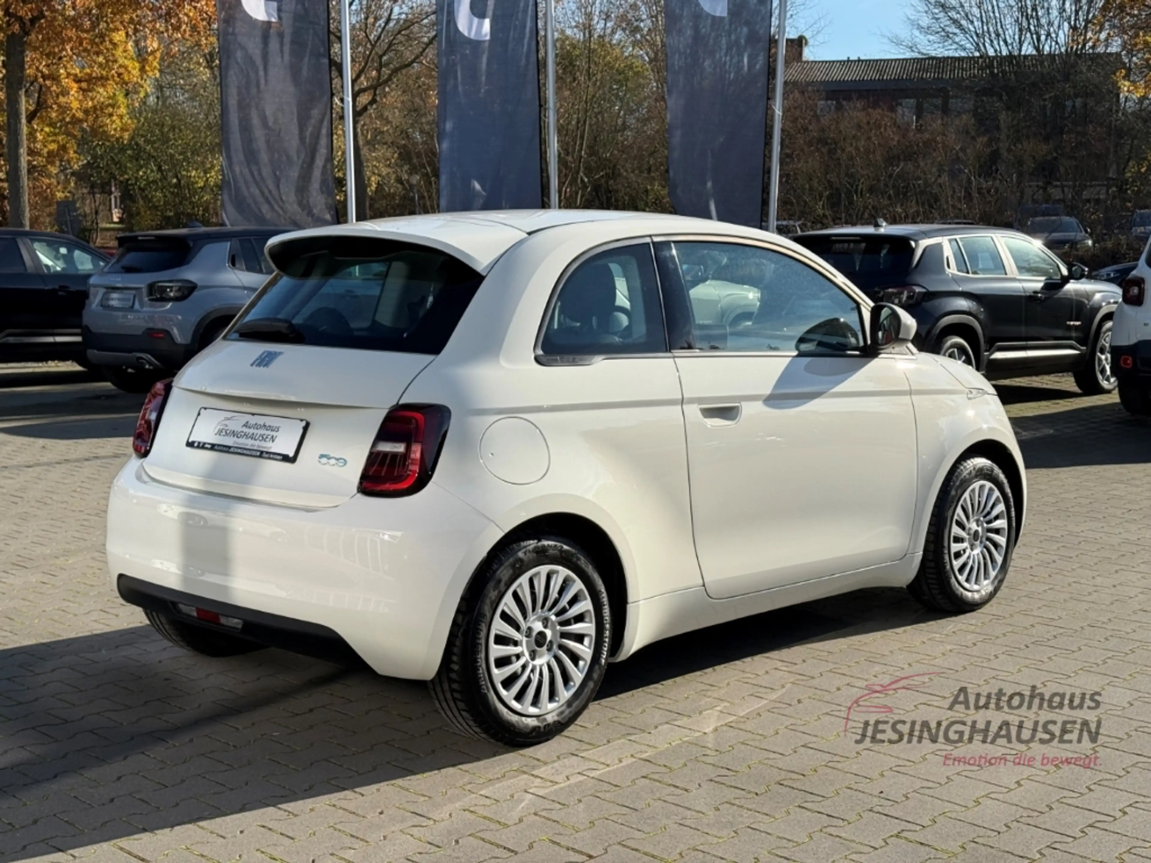 Fiat 500e +Klimaaut.+Tempomat+Spurhalte.+Schildererkennung — photo 5