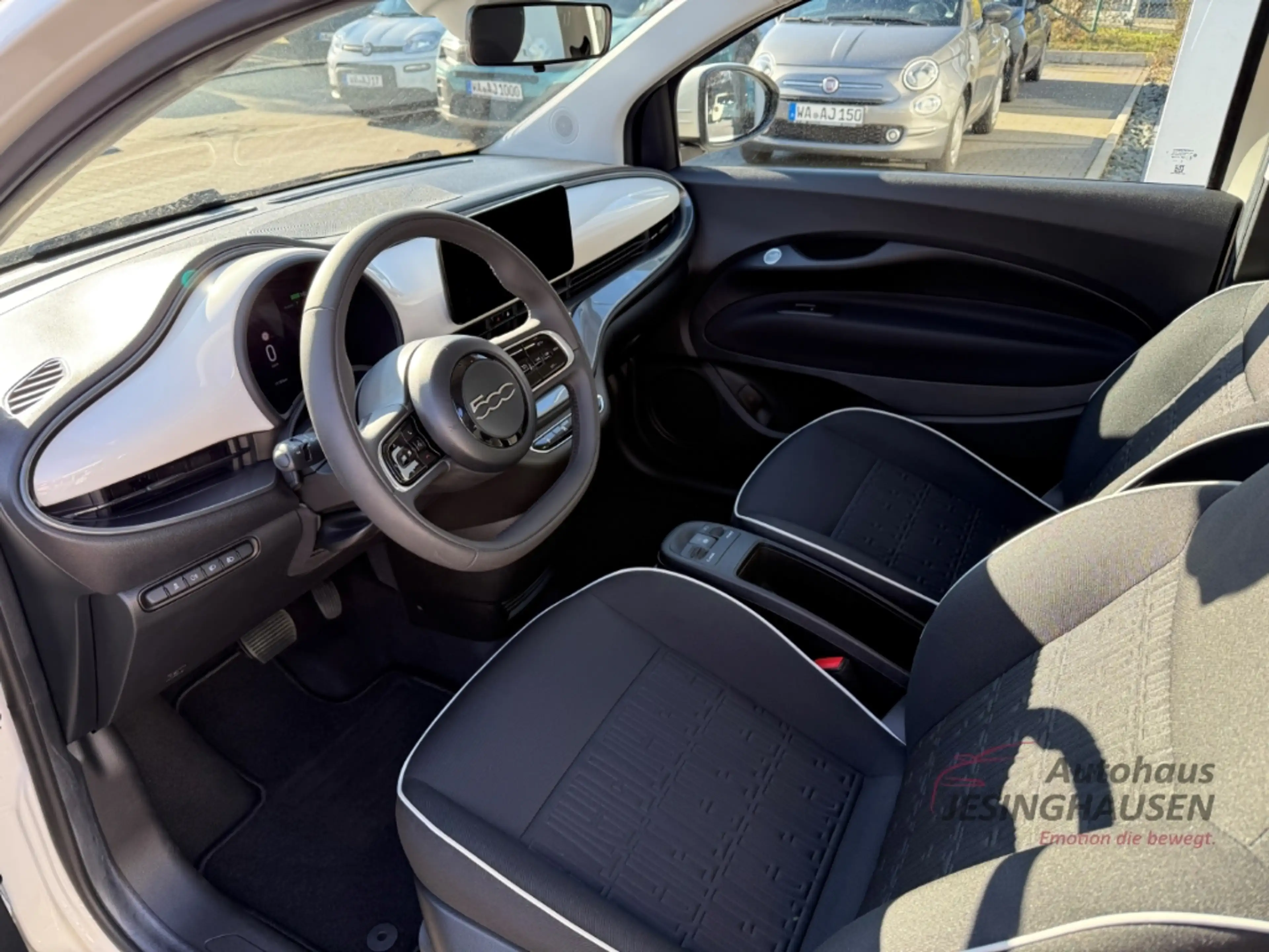 Fiat 500e +Klimaaut.+Tempomat+Spurhalte.+Schildererkennung — photo 9