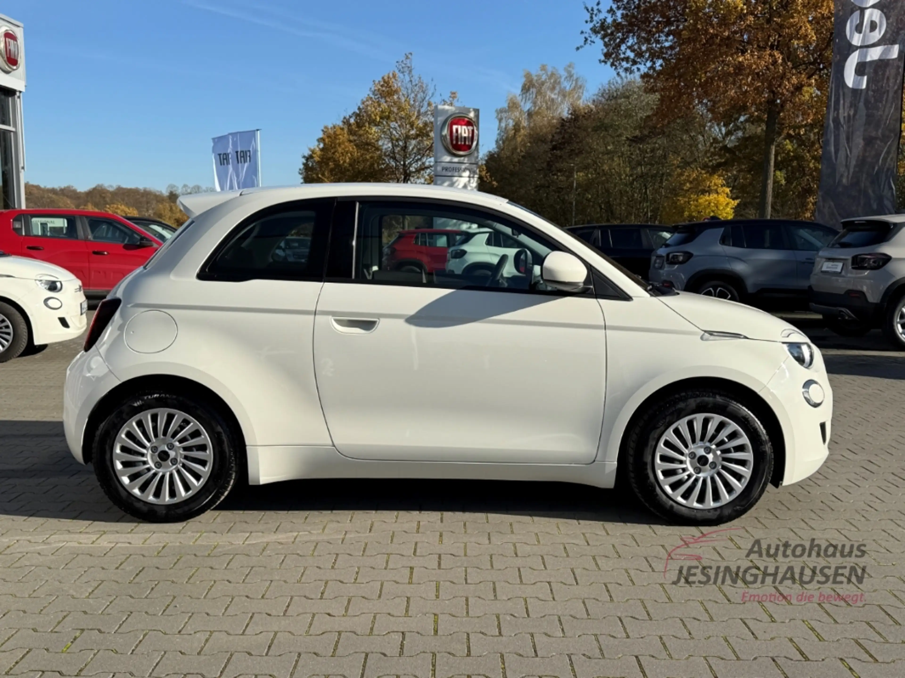 Fiat 500e +Klimaaut.+Tempomat+Spurhalte.+Schildererkennung — photo 4