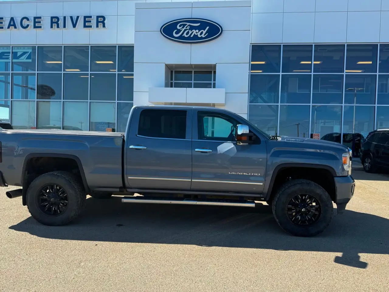 GMC Sierra 2500HD снимка GMC Sierra 2500HD