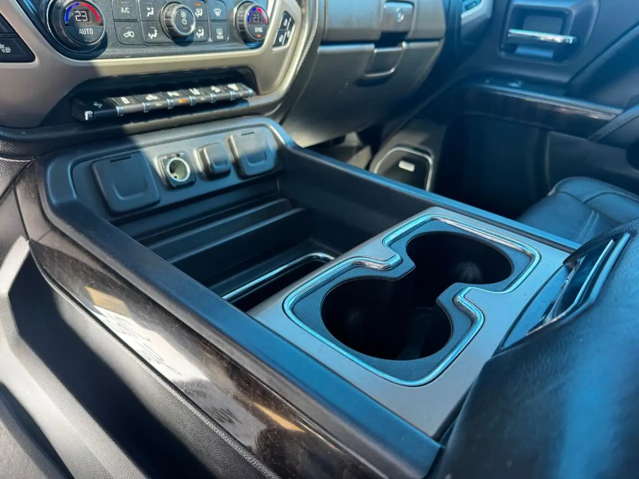 GMC Sierra 2500HD снимка GMC Sierra 2500HD