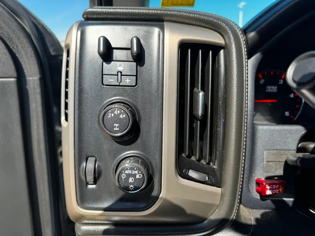 GMC Sierra 2500HD снимка GMC Sierra 2500HD