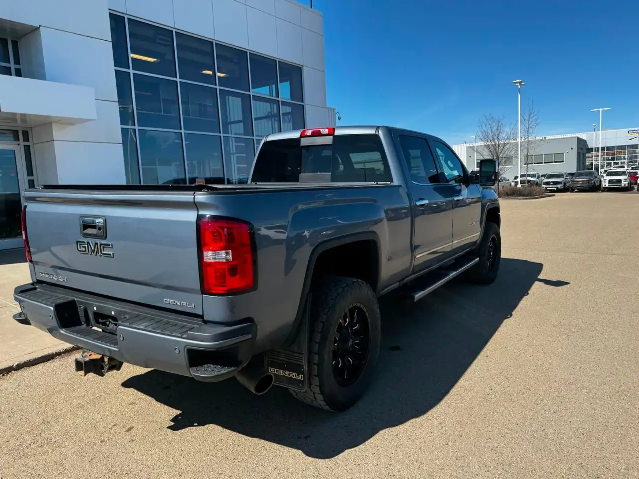 GMC Sierra 2500HD снимка GMC Sierra 2500HD