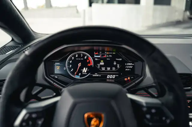 Lamborghini Huracan view 11