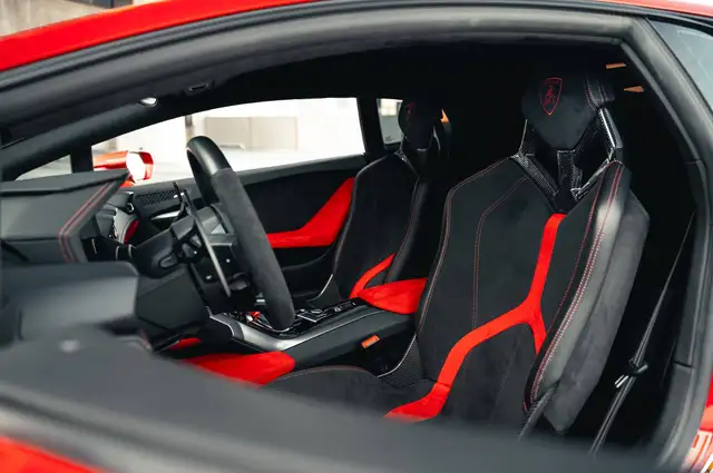 Lamborghini Huracan view 6