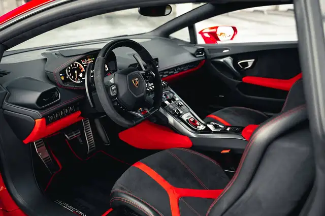 Lamborghini Huracan view 8