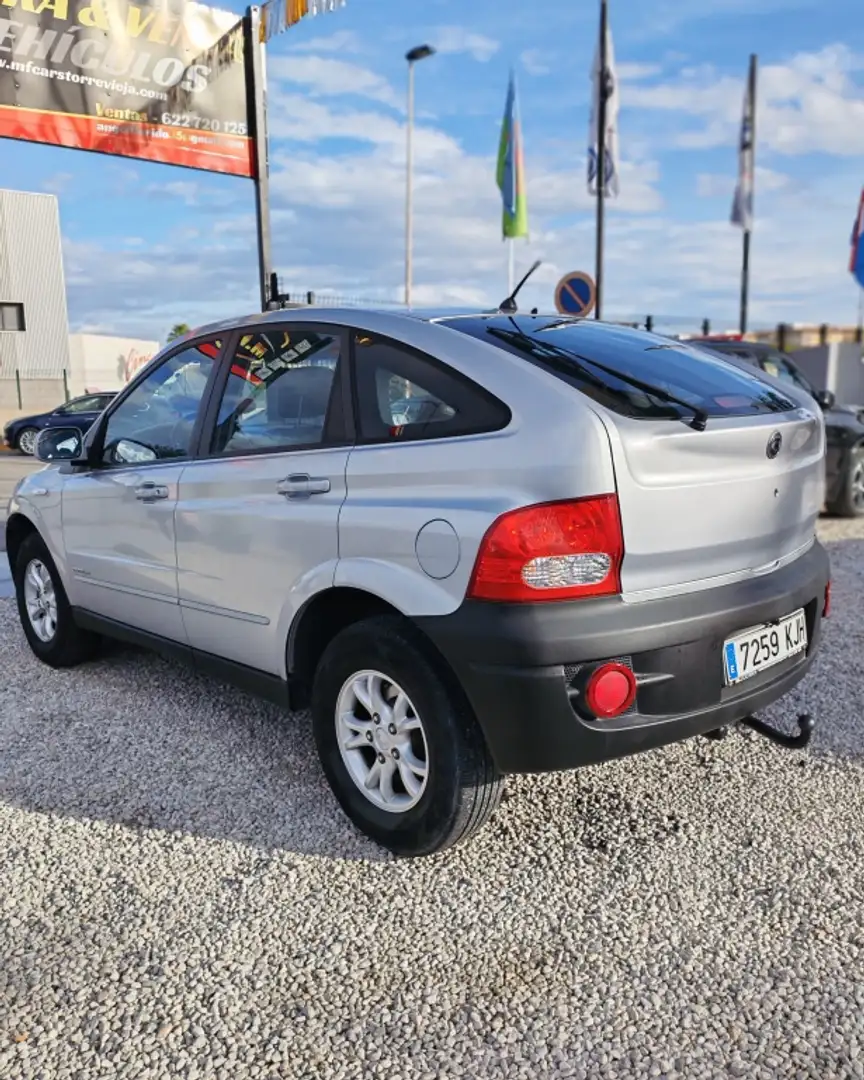 SsangYong Actyon 200Xdi Grau - 2