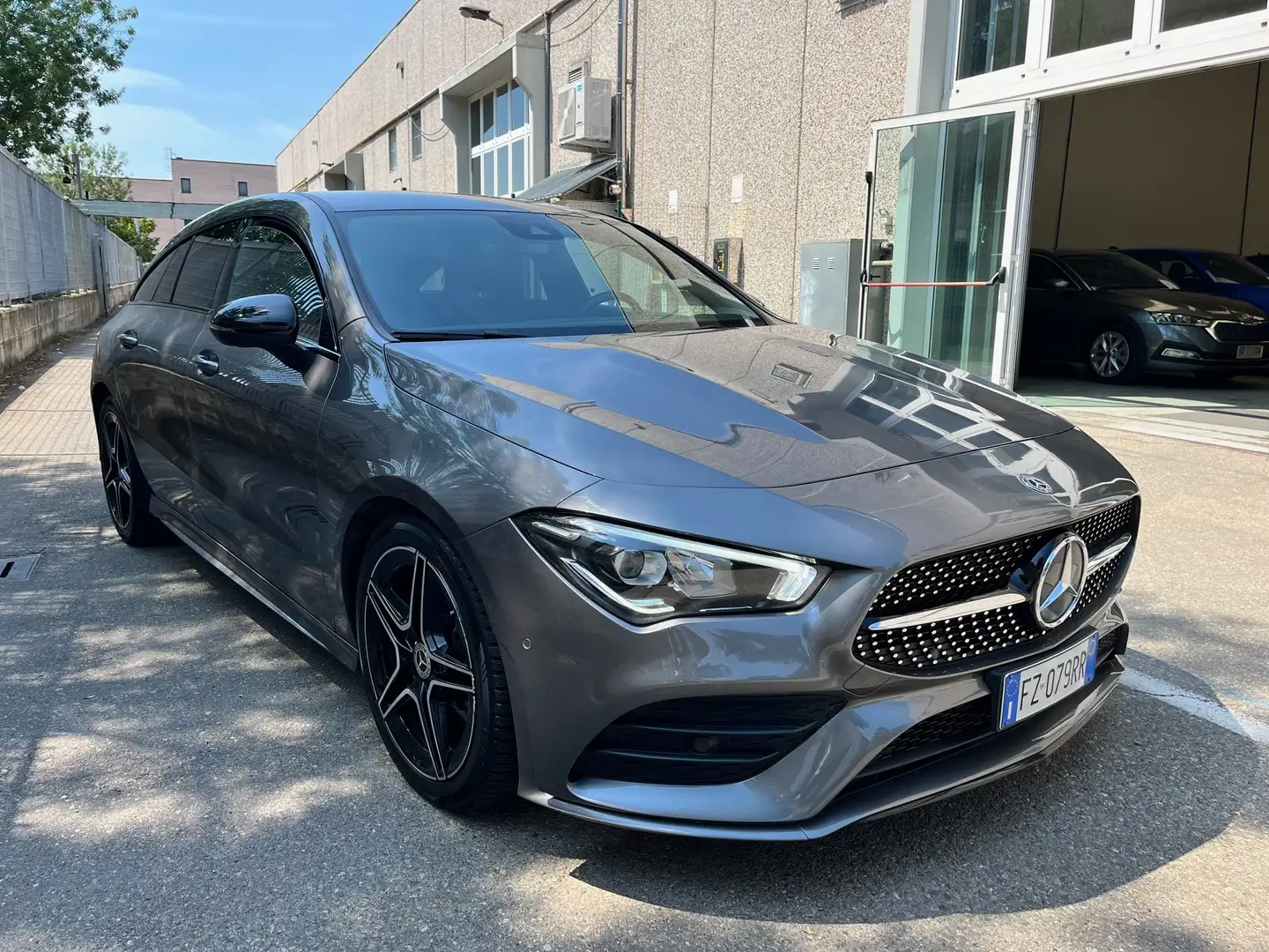 Mercedes-Benz CLA 200 CLA Shoot Brake 200 d Premium Night Edition auto Argent - 1
