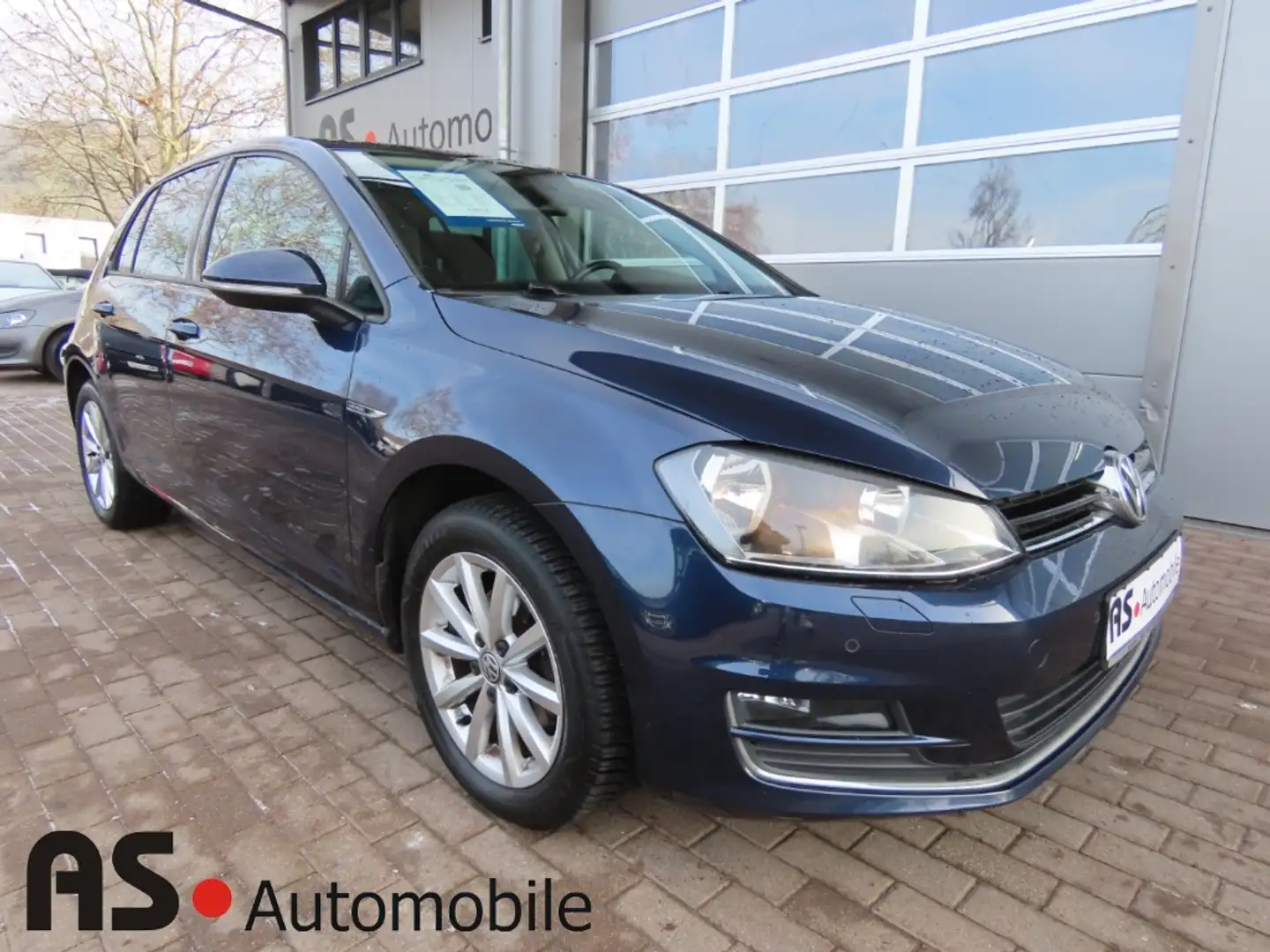 Volkswagen Golf VII Lounge BMT 1.2 TSI 2.Hd*Temp*SHZ*PDCv+h Синій - 1