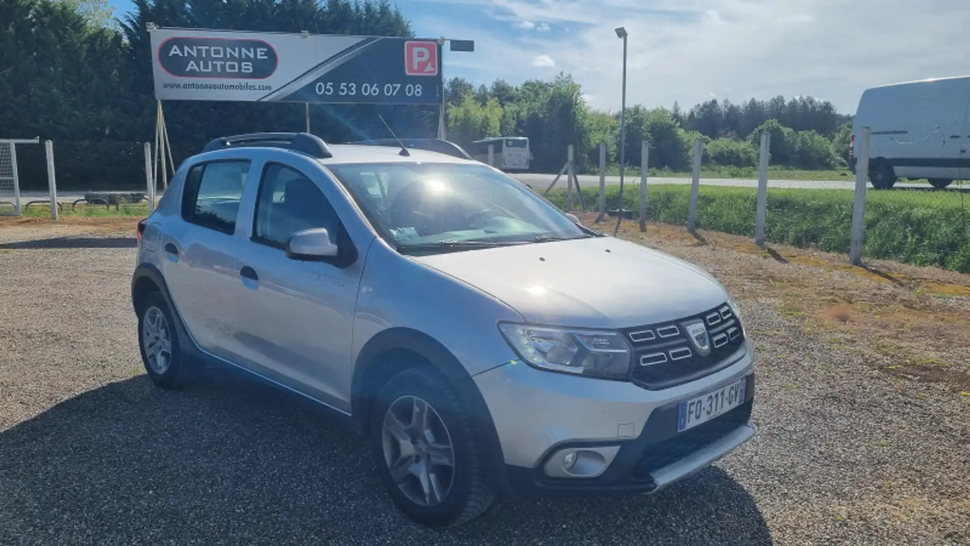 Dacia Sandero 1.5 BLUE DCI 95CH STEPWAY - 20 Gris - 1