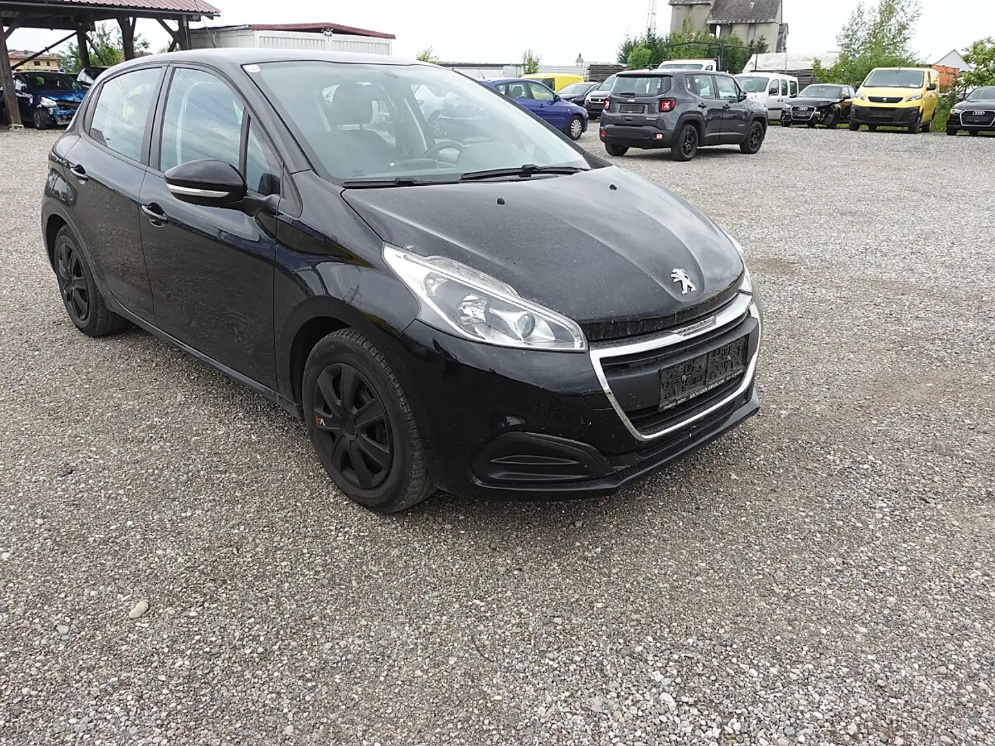 Peugeot 208 Schwarz - 1