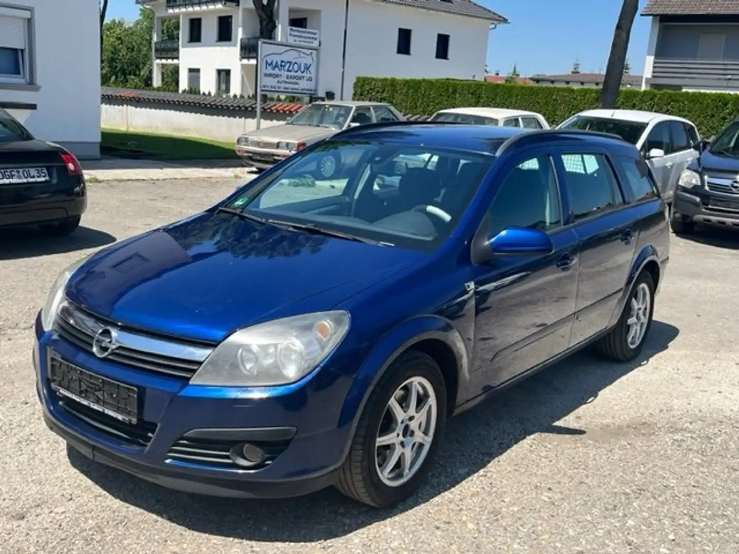 Opel Astra Edition 1,9 CDTI plava - 1