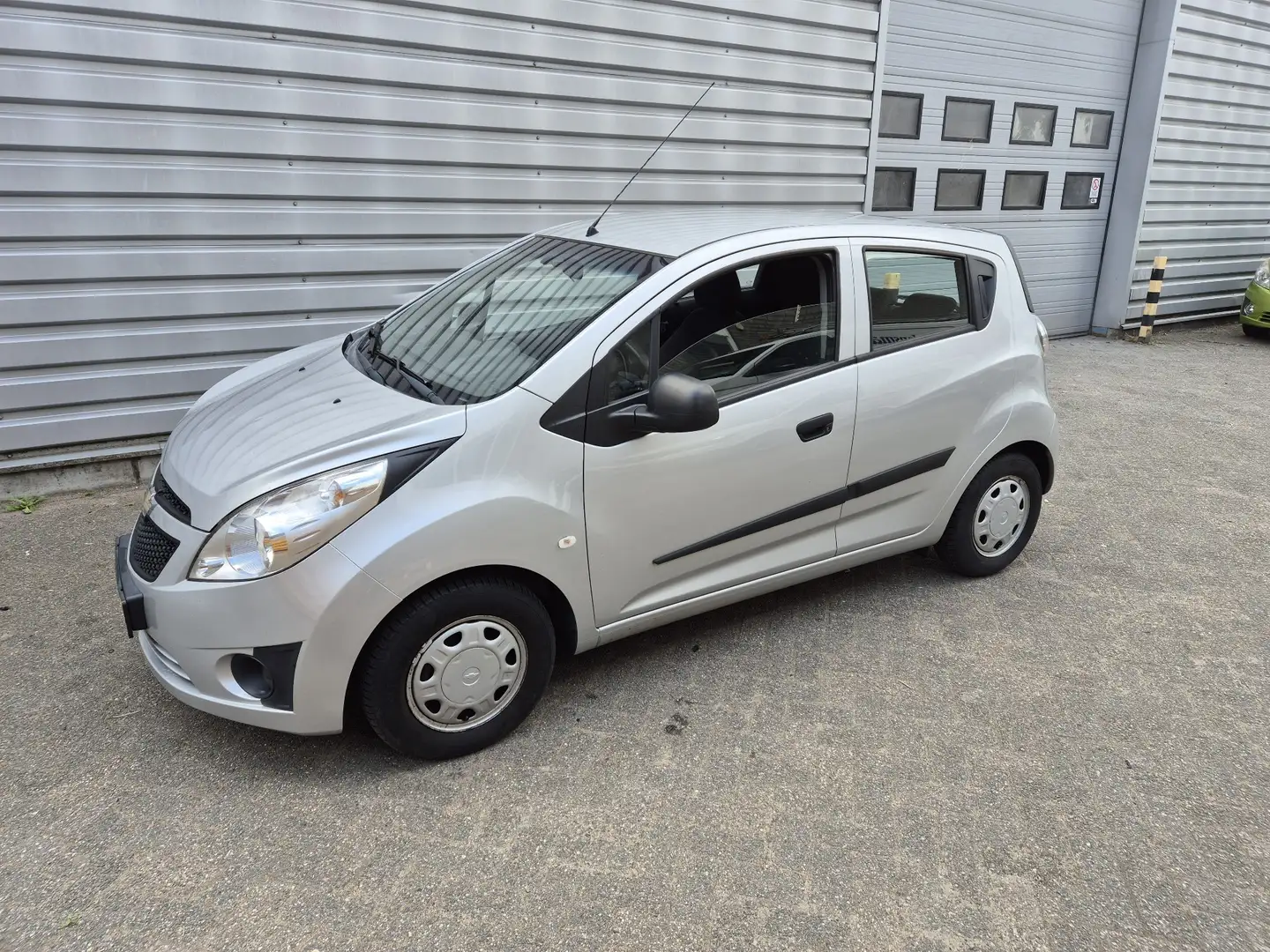 Chevrolet Spark 1.0 16V LS Bi-Fuel Grijs - 1