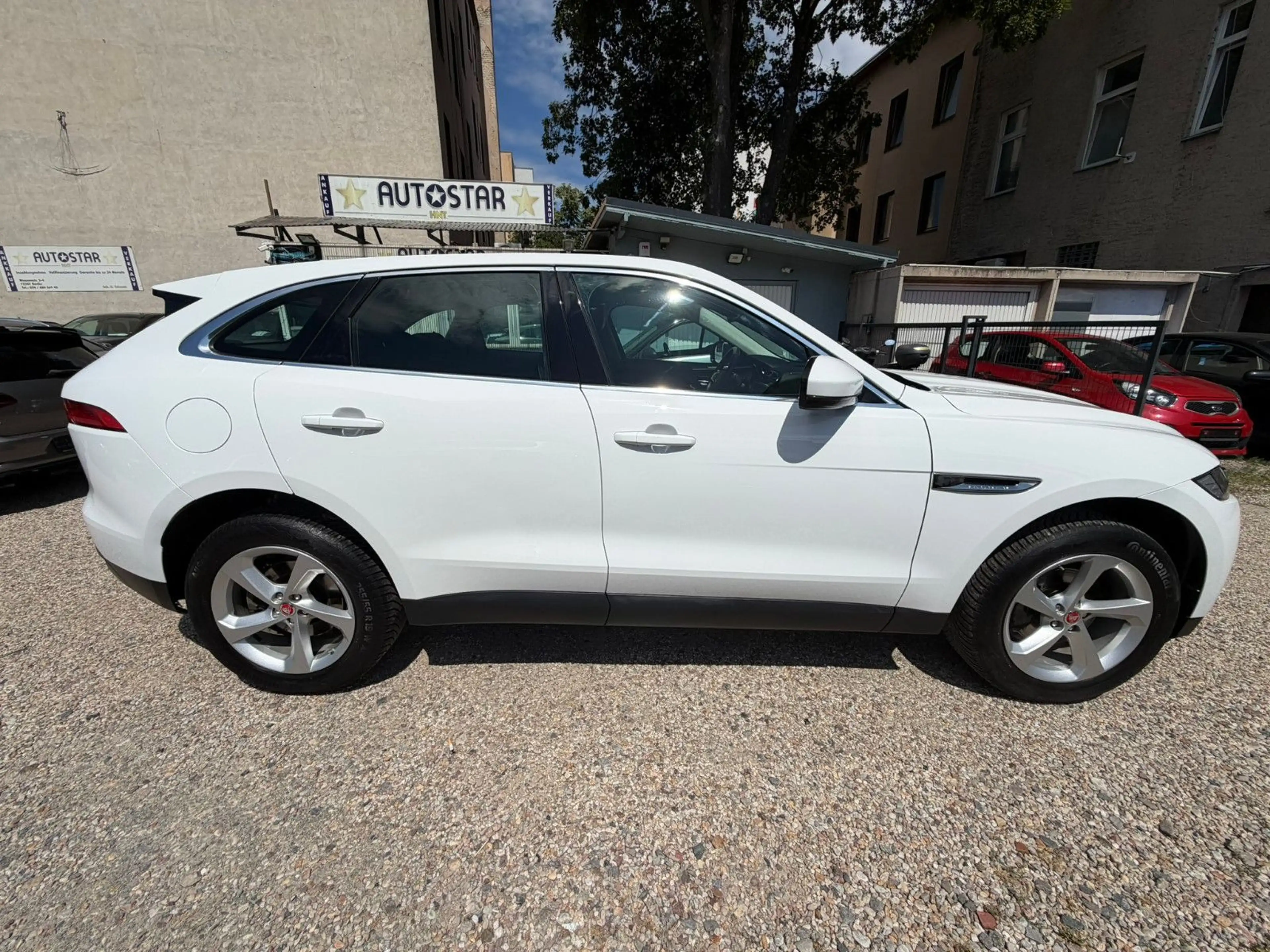 Jaguar F-Pace 20d AWD Automatik*R-Cam*Leder*Navi — photo 4