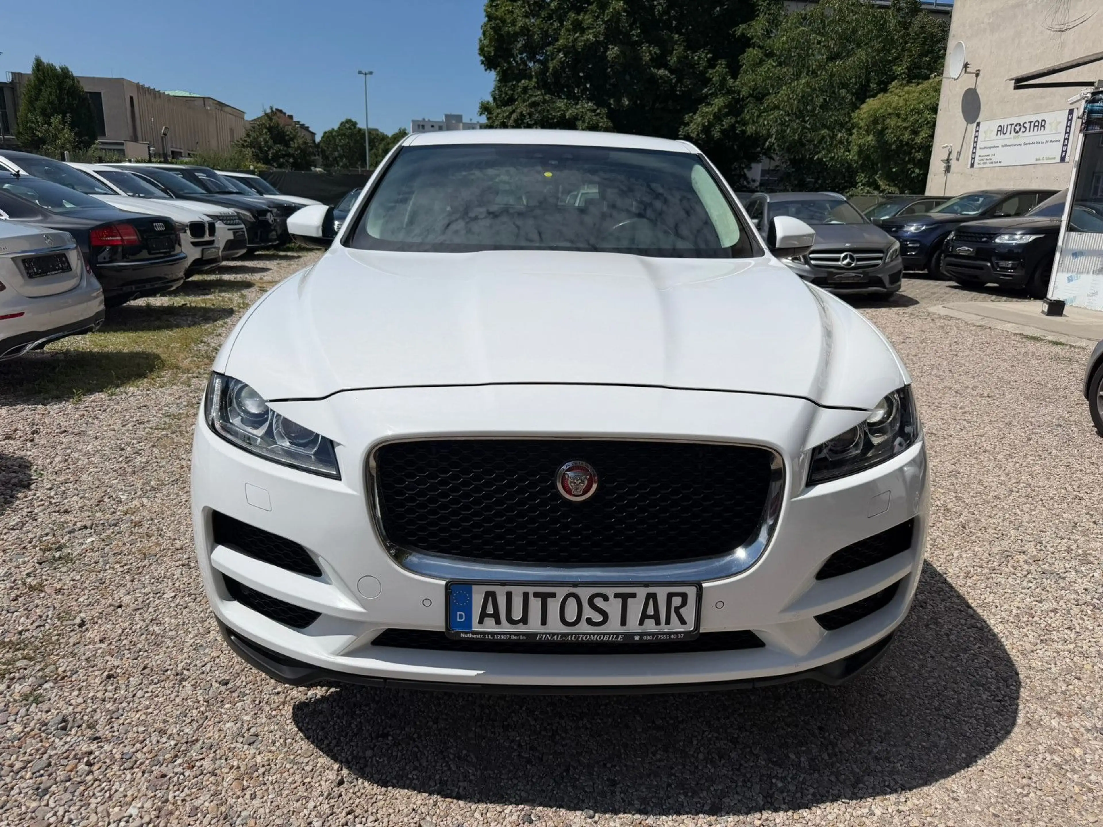 Jaguar F-Pace 20d AWD Automatik*R-Cam*Leder*Navi — photo 2