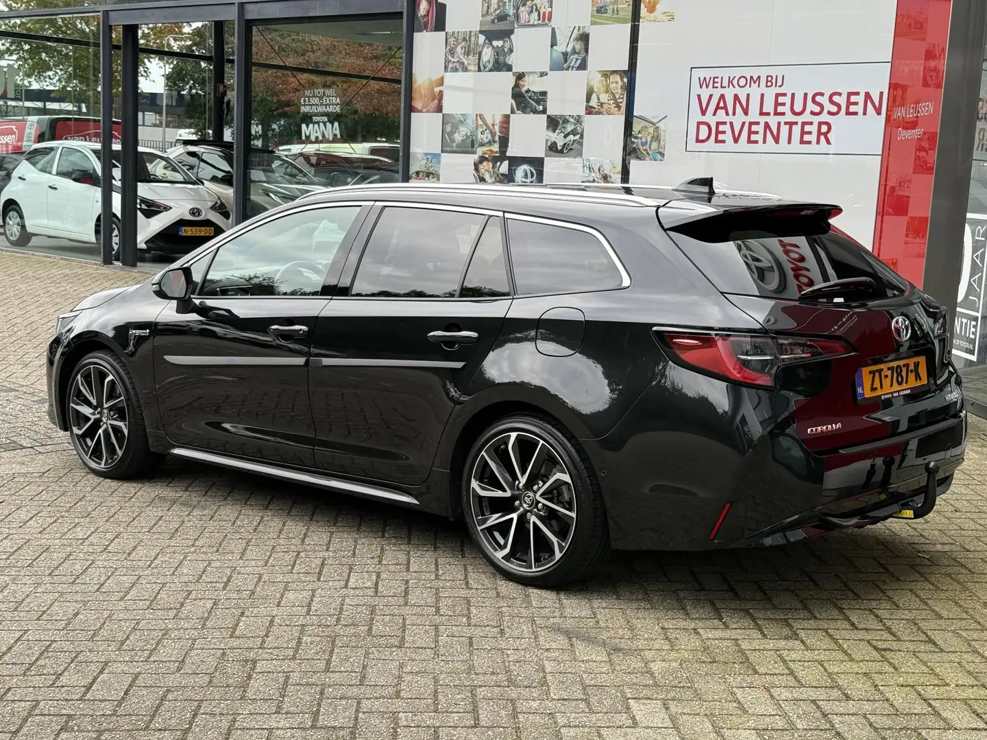 Toyota Corolla Touring Sports 2.0 Hybrid Business Sport Intro NL- Noir - 2