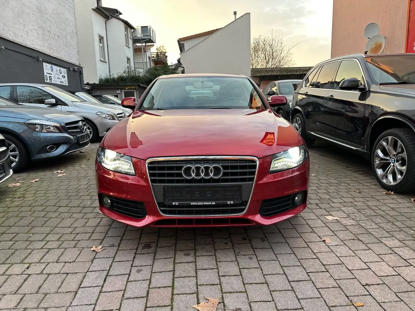 Audi A4 Lim. Attraction 1.Hand! Xenon Scheckheft Rot - 2