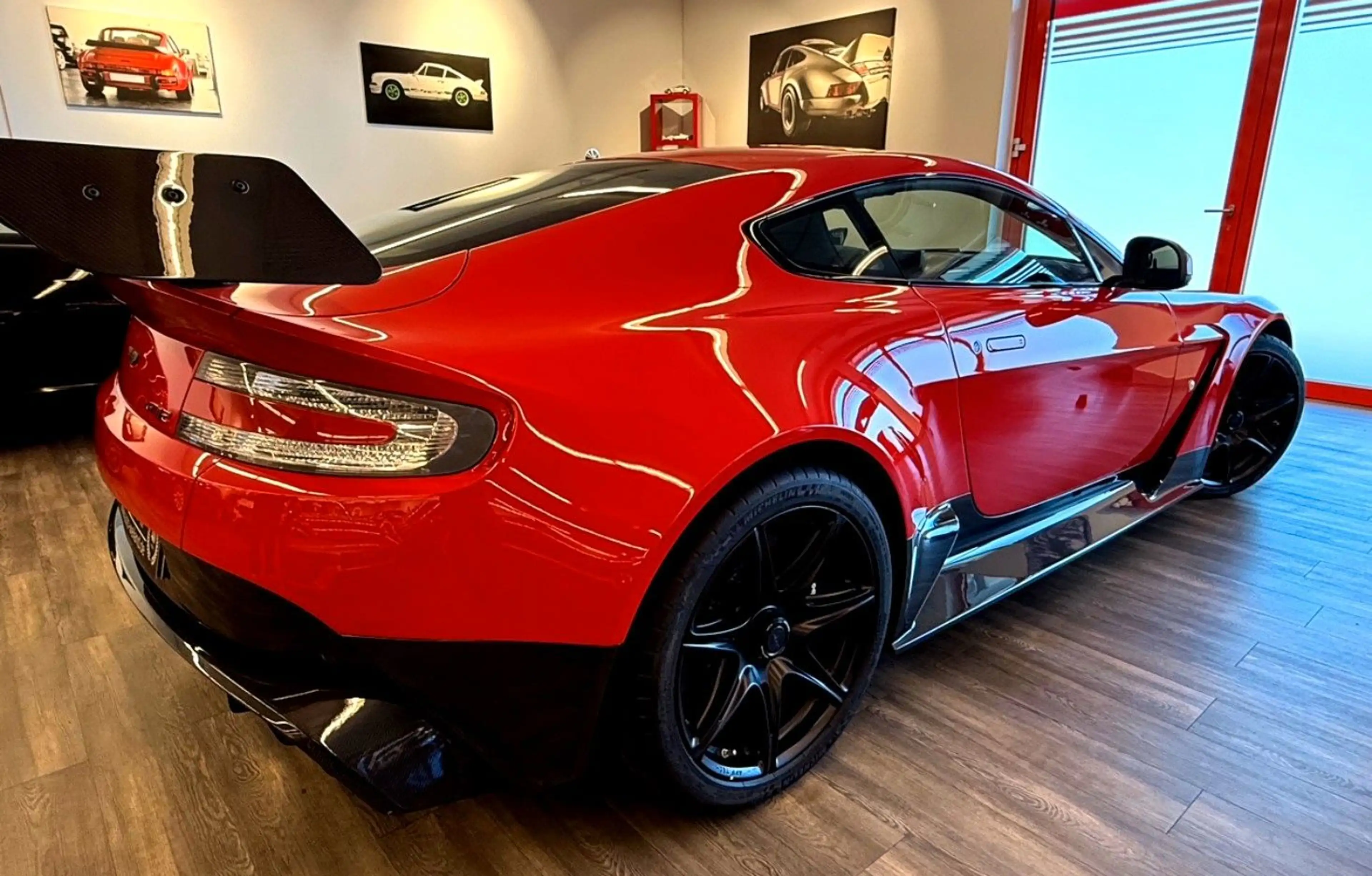 Aston Martin Vantage GT12 — photo 6