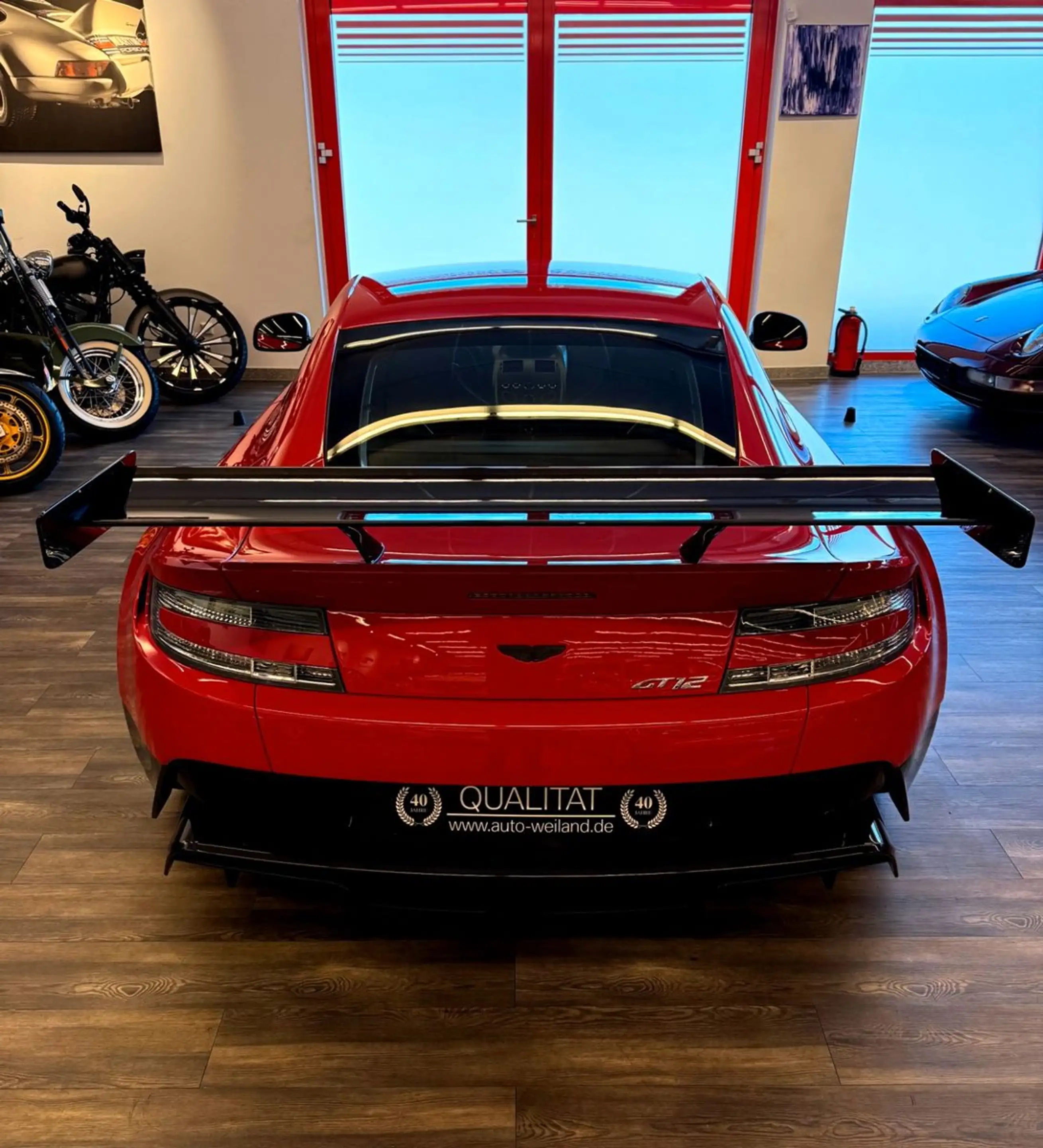 Aston Martin Vantage GT12 — photo 12