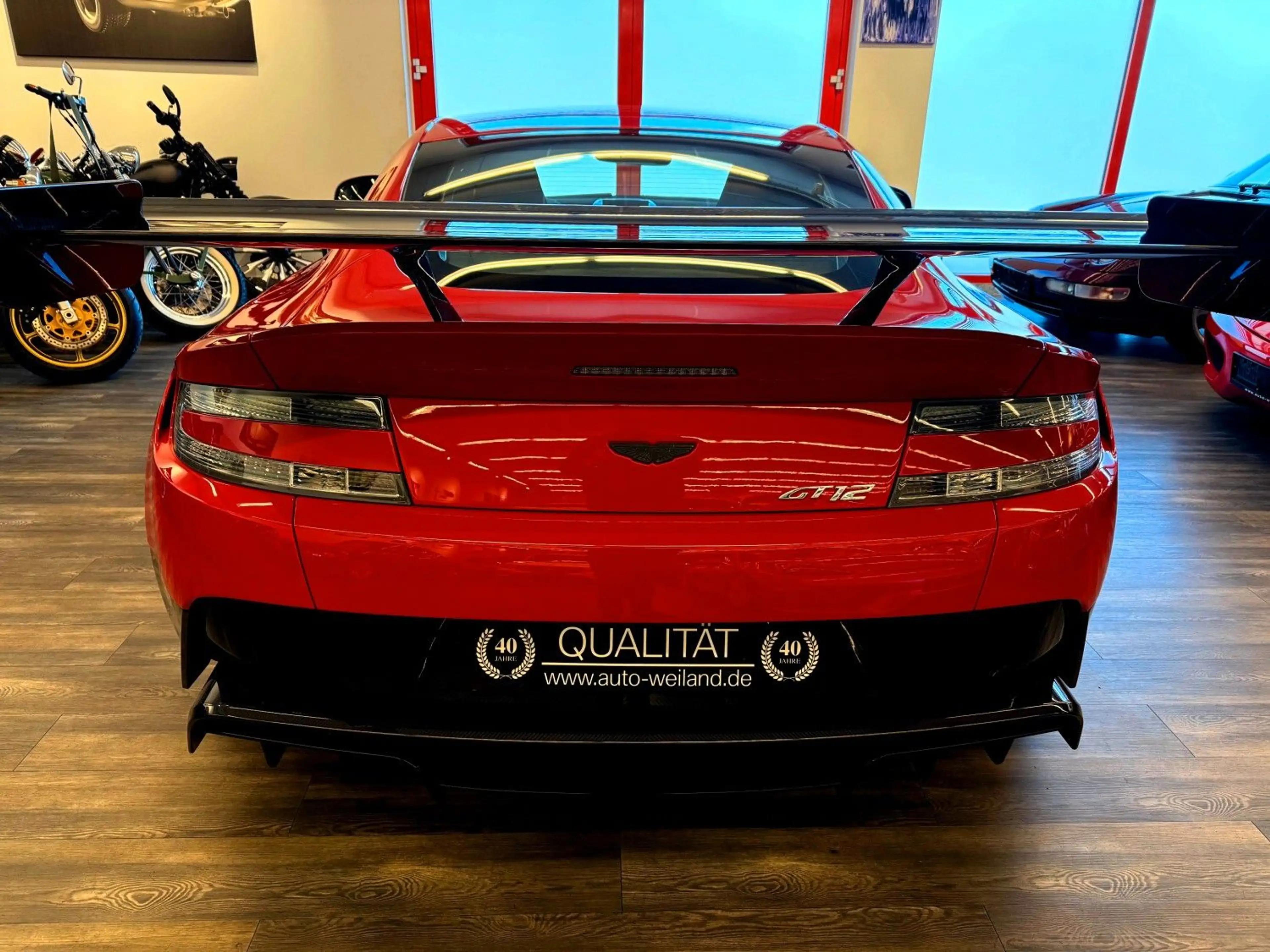 Aston Martin Vantage GT12 — photo 11