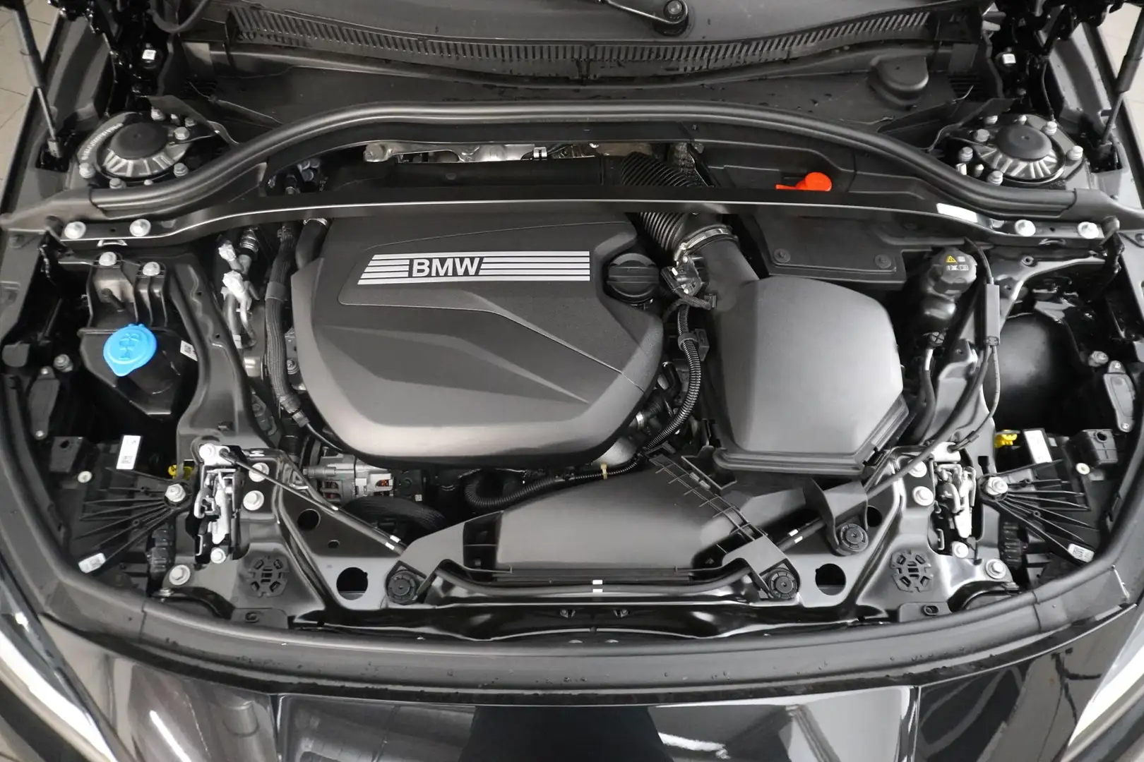 BMW 218 218d Schwarz - 2