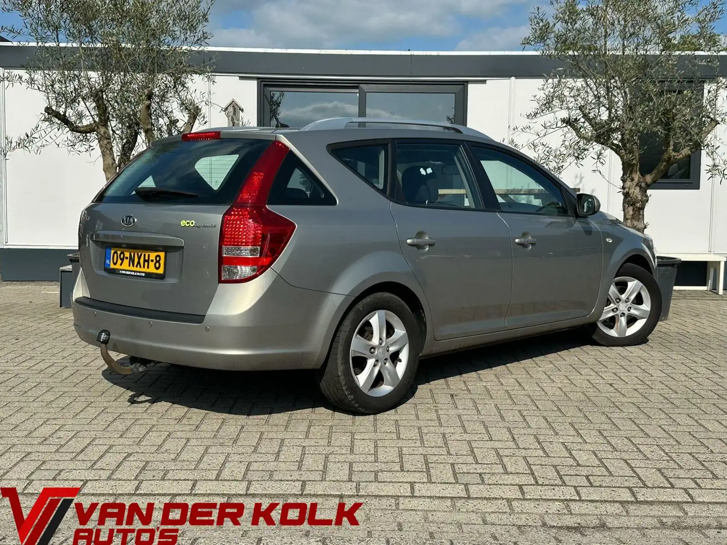Kia Ceed / cee'd Sporty Wagon 1.4 CVVT X-ecutive Cruise Climate Tre Grau - 2