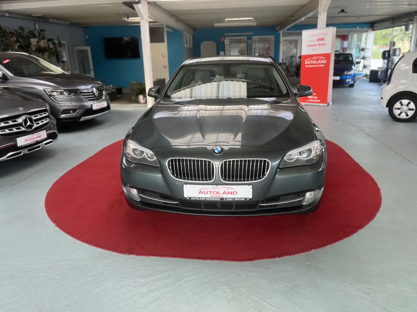 BMW 520 d Lim. AHK PDC LEDER TEMP Silber - 2