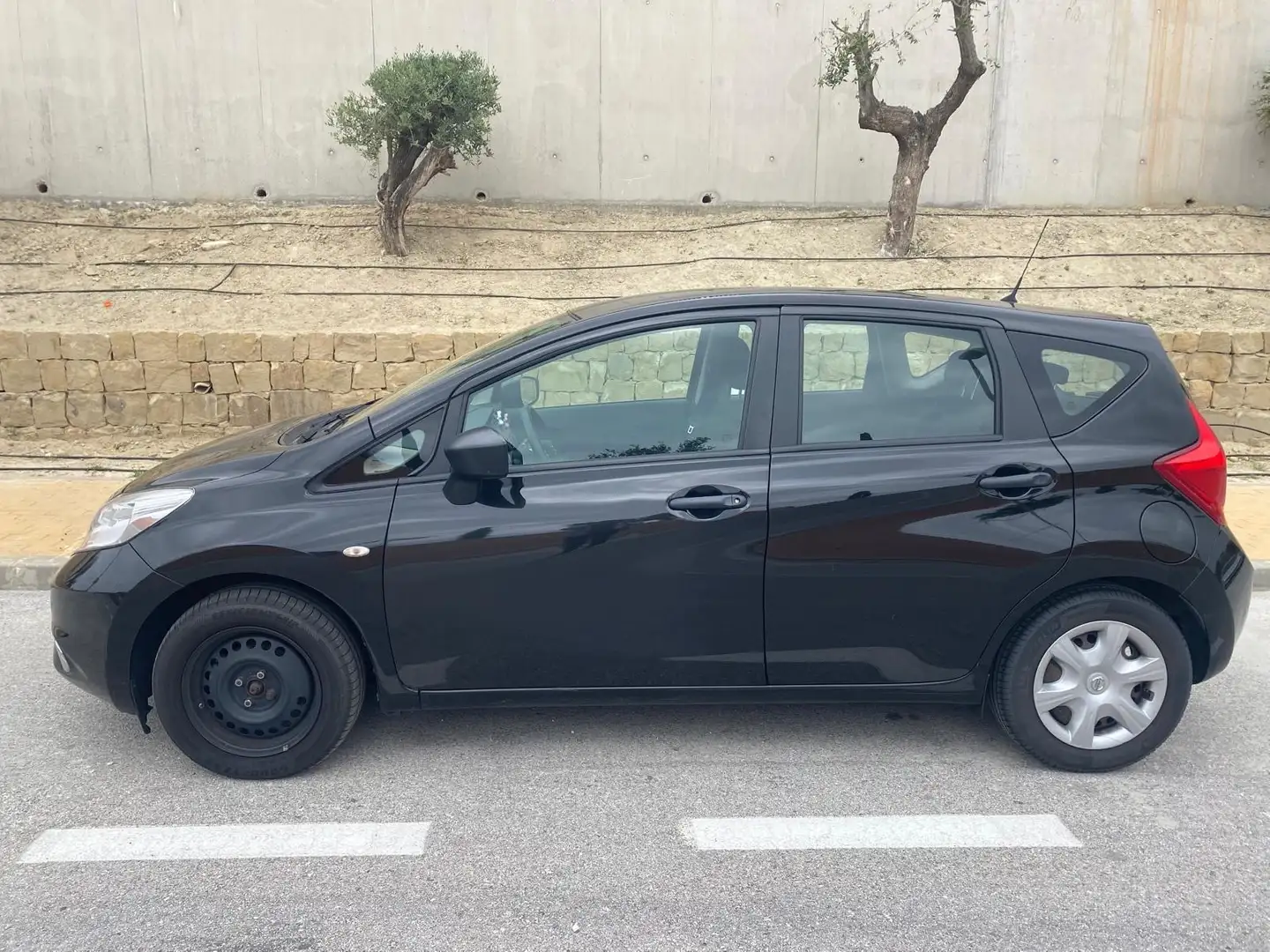 Nissan Note 1.5dCi Acenta crna - 2