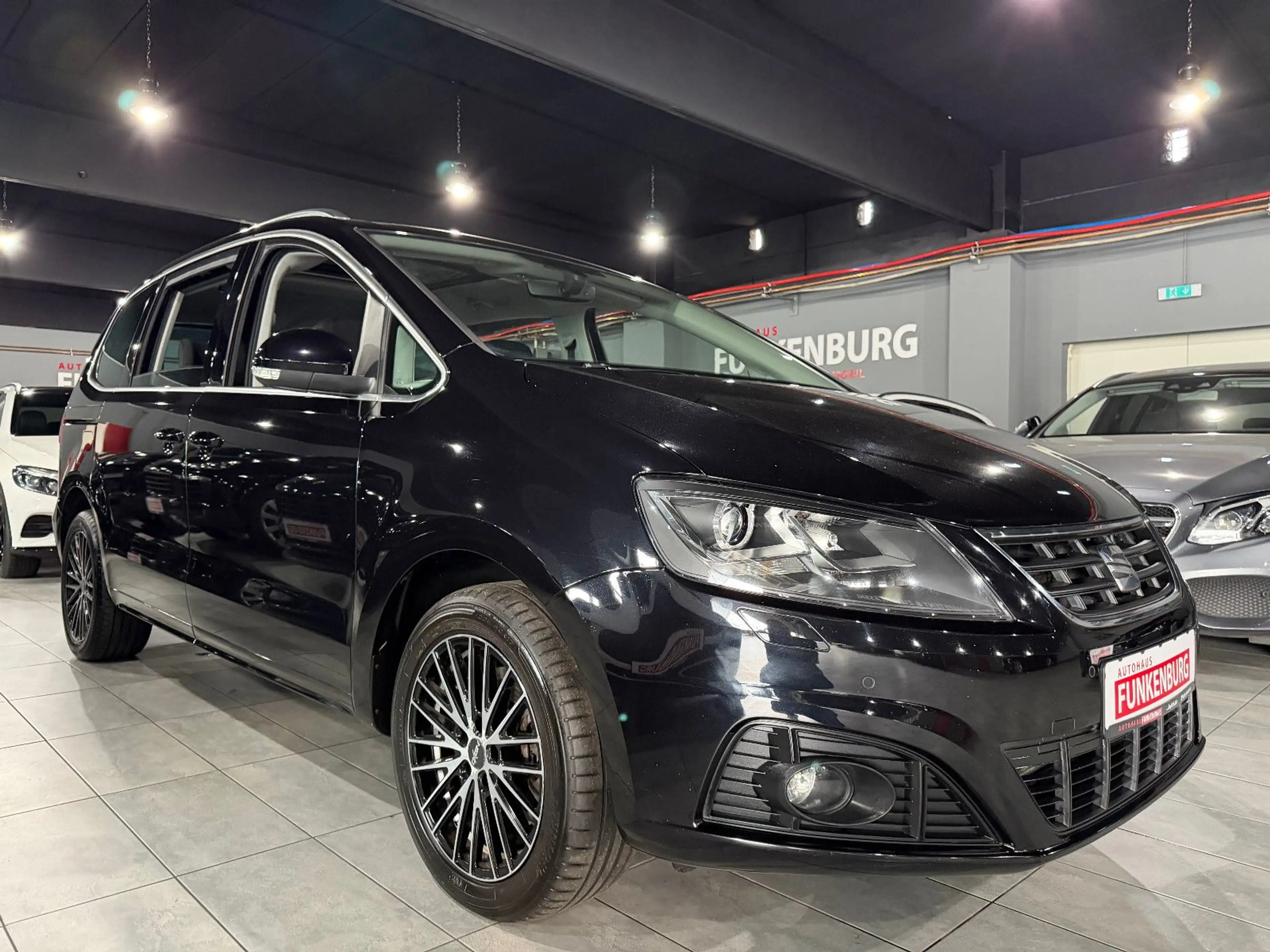 SEAT Alhambra 2.0 d 7 SITZ/PANO/KEYLES/AUT/XEN/KAMERA