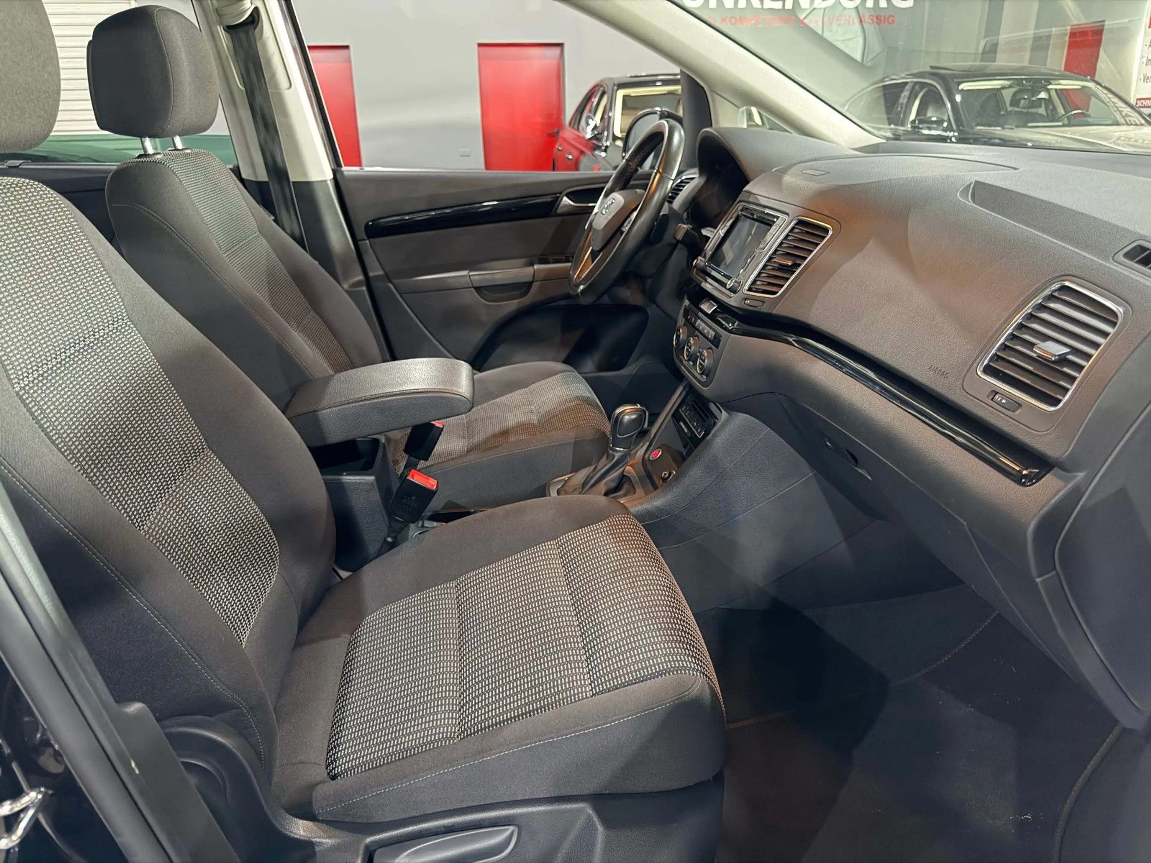 SEAT Alhambra 2.0 d 7 SITZ/PANO/KEYLES/AUT/XEN/KAMERA — photo 9