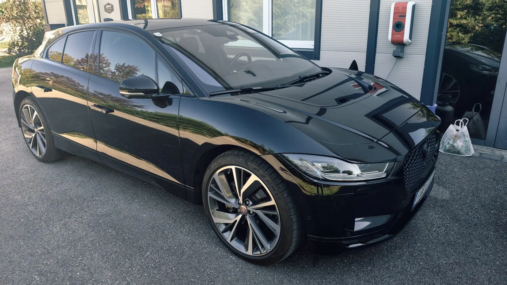 Jaguar I-Pace HSE EV400 90kWh AWD Schwarz - 1