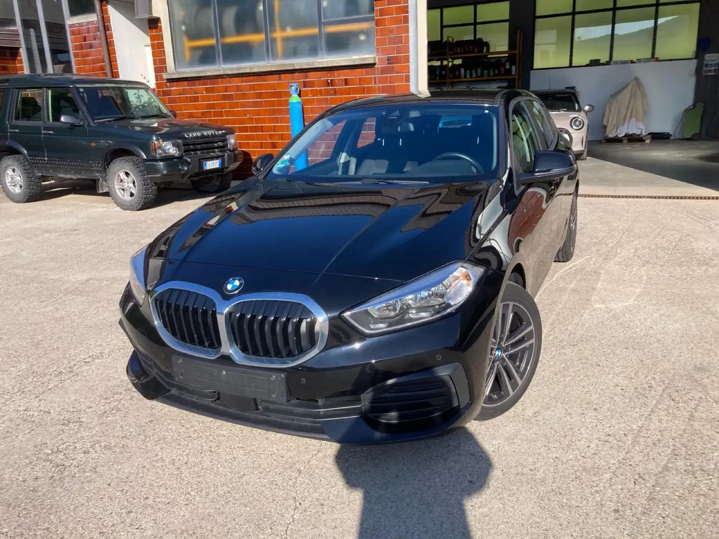 BMW 118 118d Business Advantage auto Noir - 1