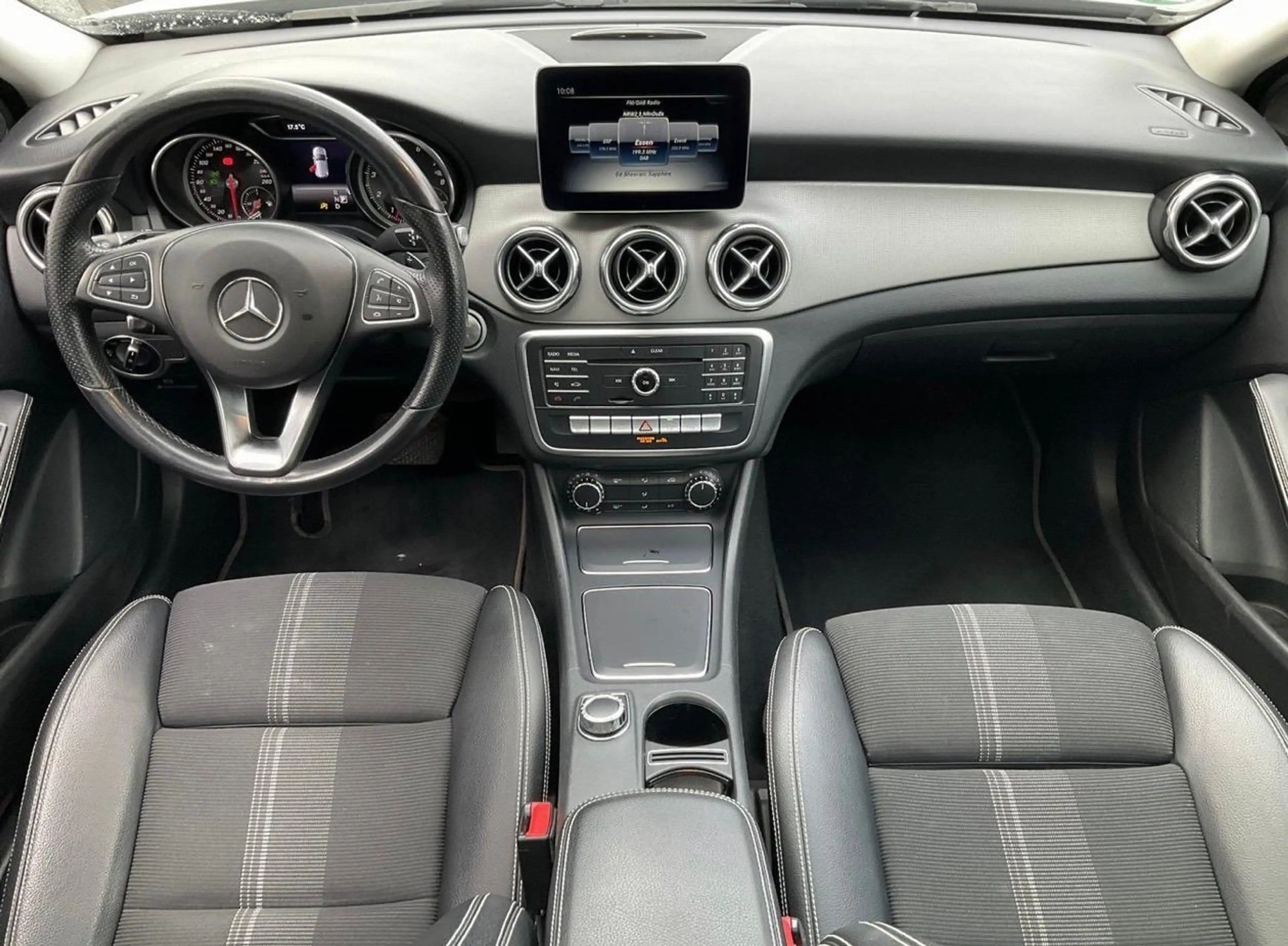 Mercedes-Benz GLA 200 Mercedes-Benz GLA 200 7G-DCT "Urban — photo 8