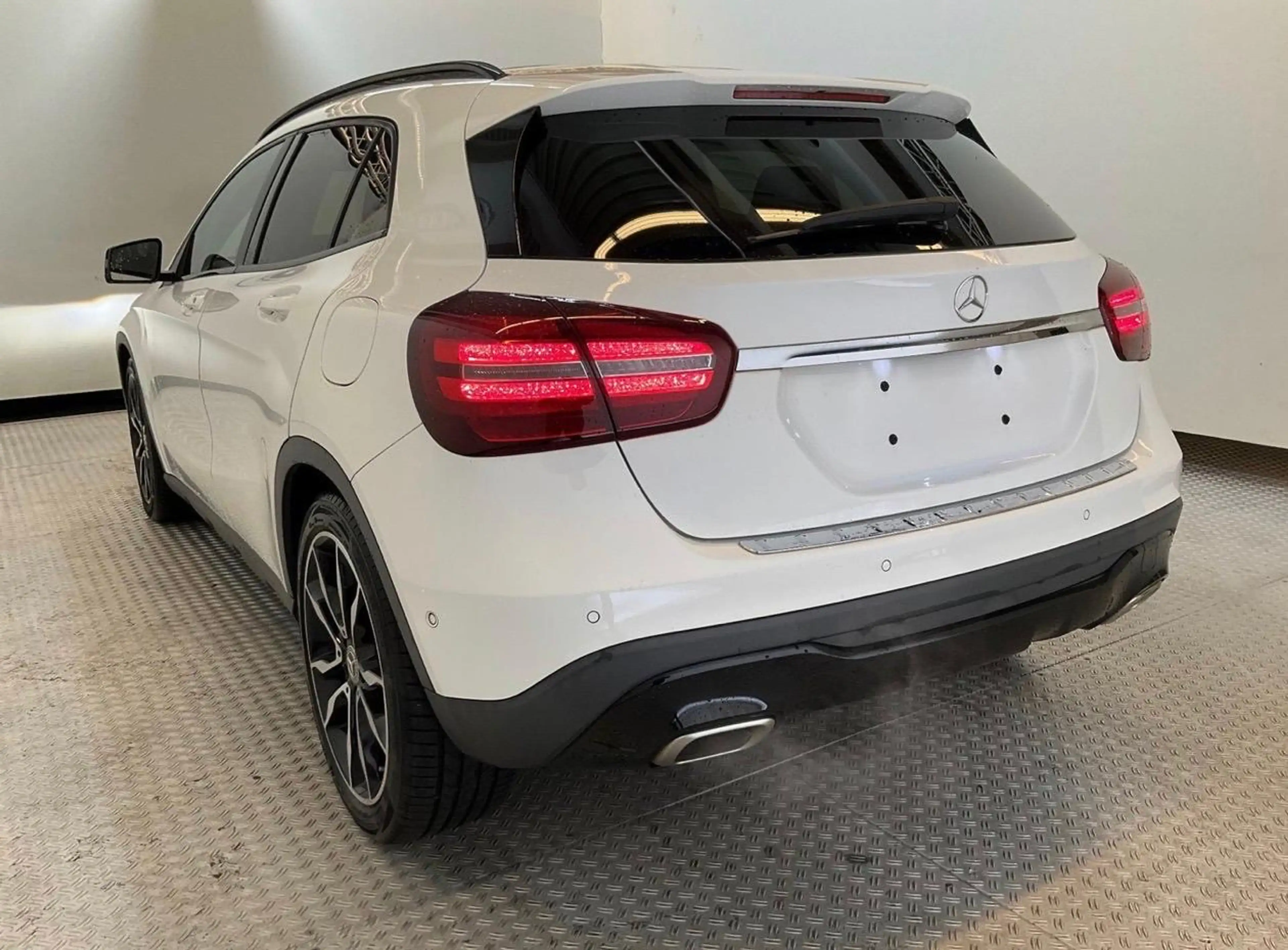 Mercedes-Benz GLA 200 Mercedes-Benz GLA 200 7G-DCT "Urban — photo 3