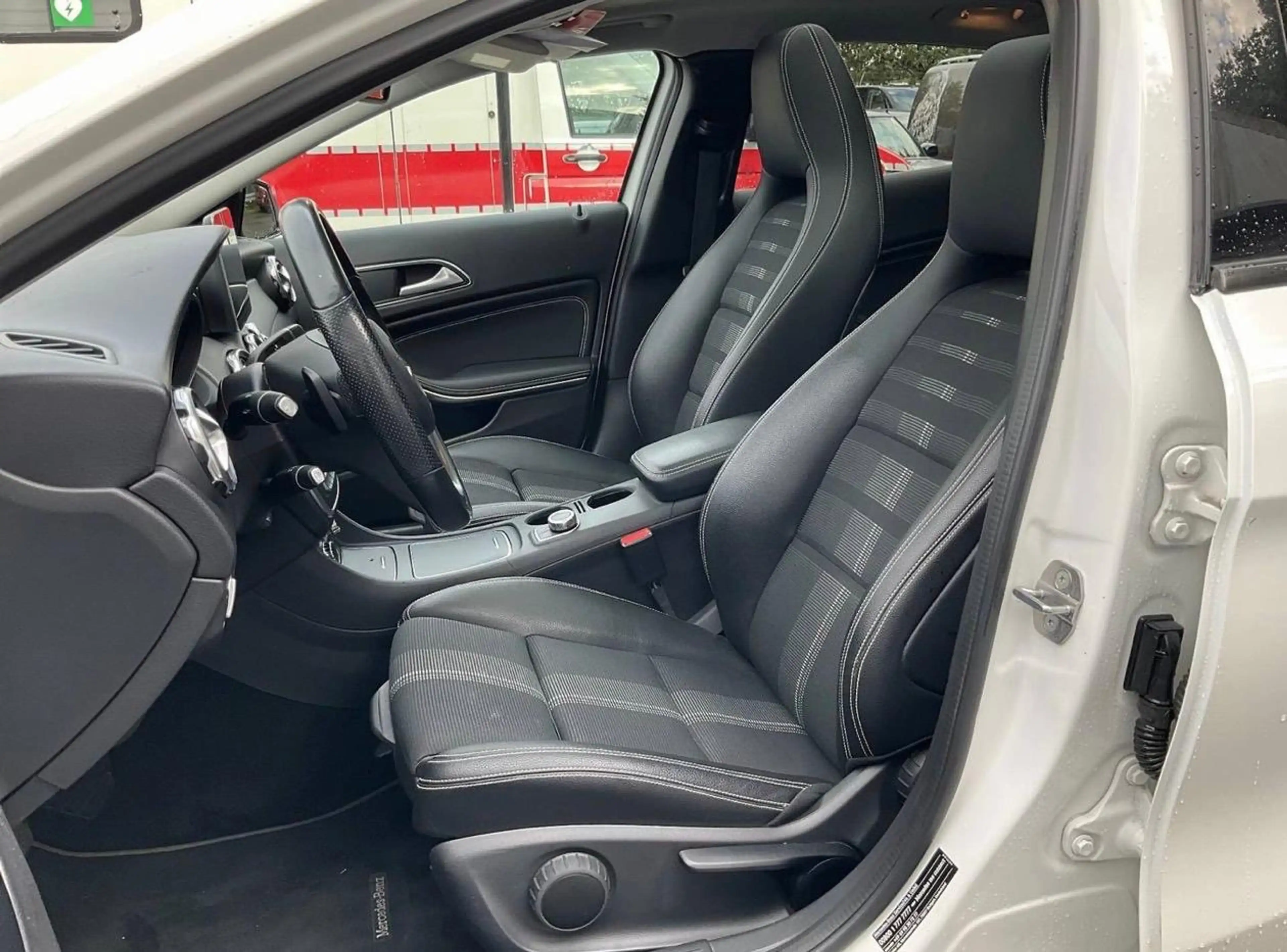 Mercedes-Benz GLA 200 Mercedes-Benz GLA 200 7G-DCT "Urban — photo 10