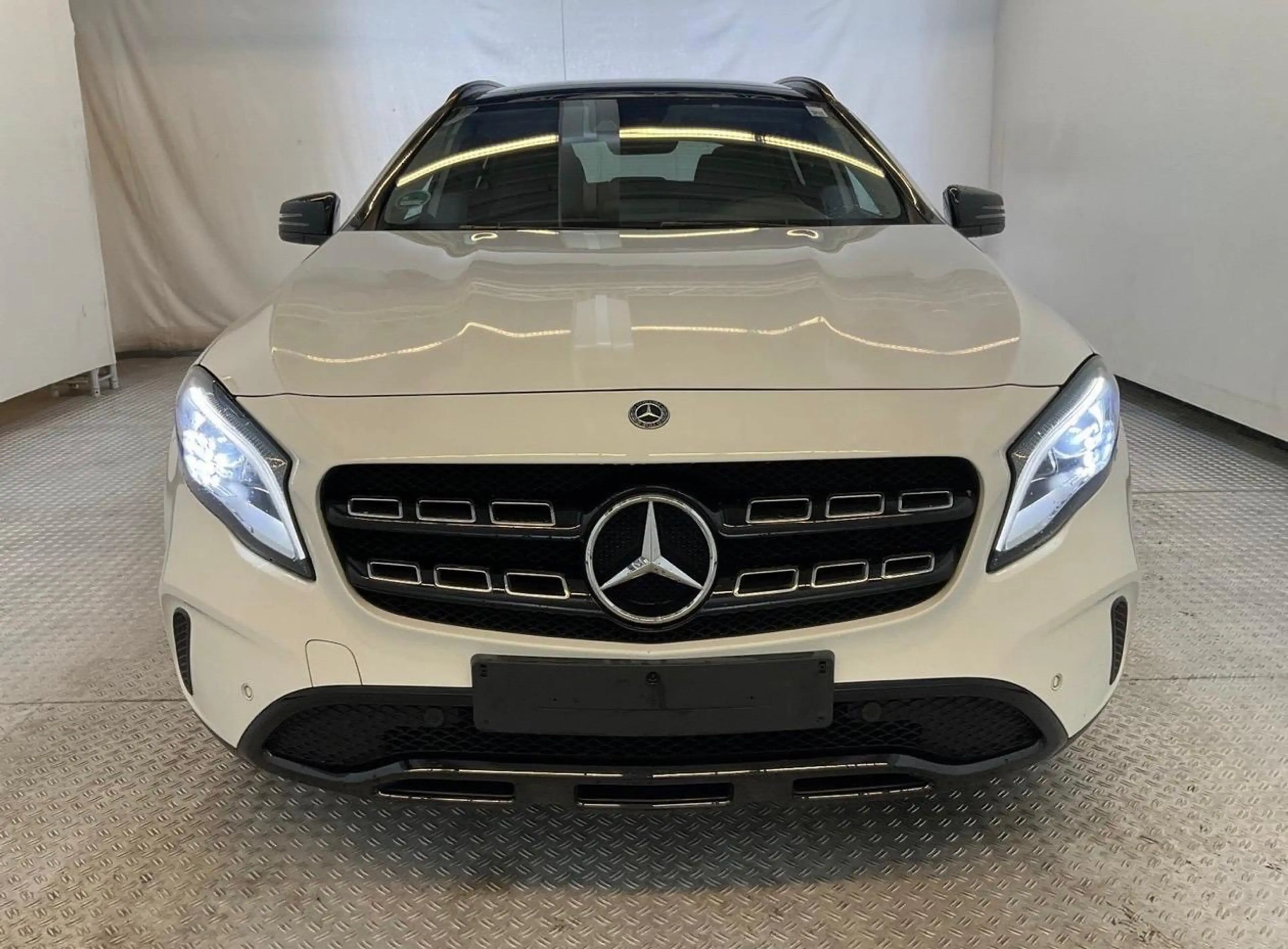 Mercedes-Benz GLA 200 Mercedes-Benz GLA 200 7G-DCT "Urban — photo 4