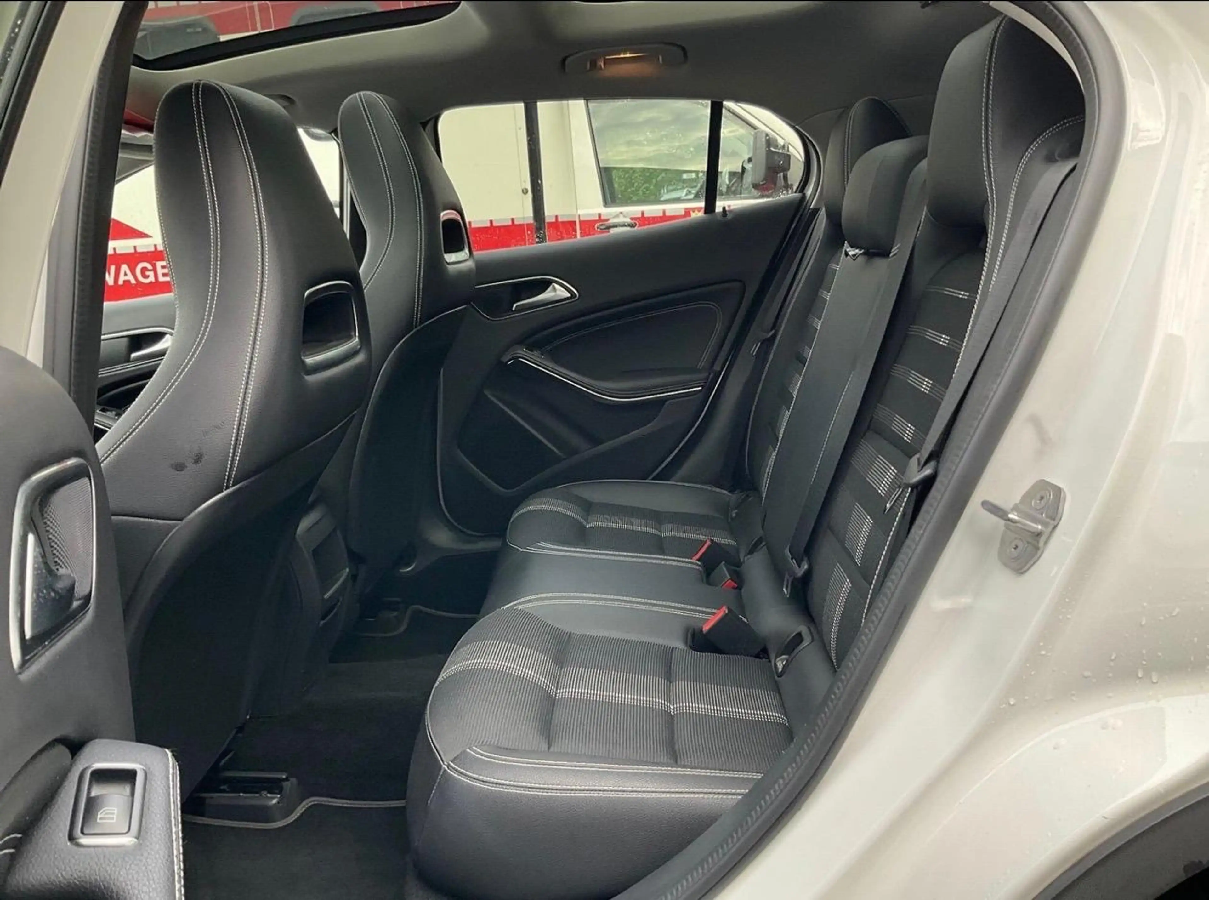 Mercedes-Benz GLA 200 Mercedes-Benz GLA 200 7G-DCT "Urban — photo 9