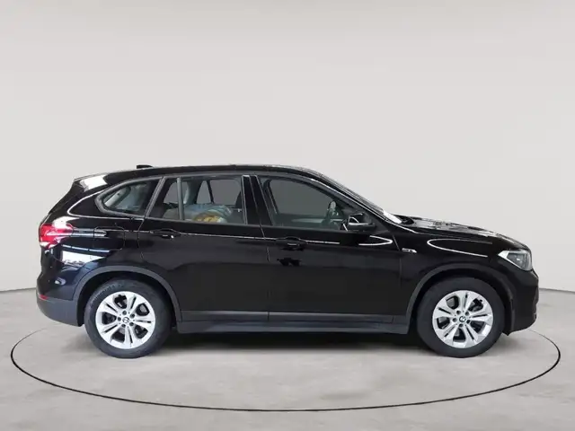BMW X1 view 3