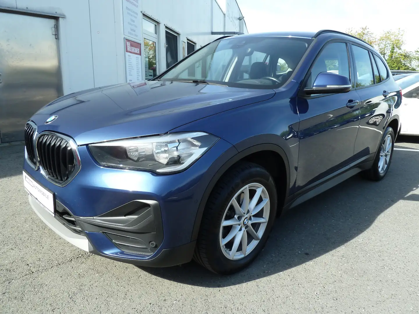 BMW X1 25e X drive Avantage Steptronic Sportsitze Navi Blau - 2