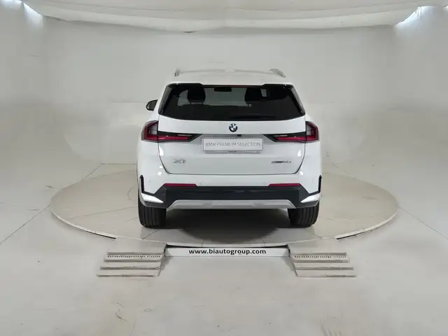 BMW X1 view 4