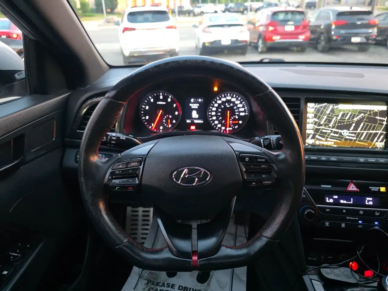 Hyundai ELANTRA photo Hyundai ELANTRA