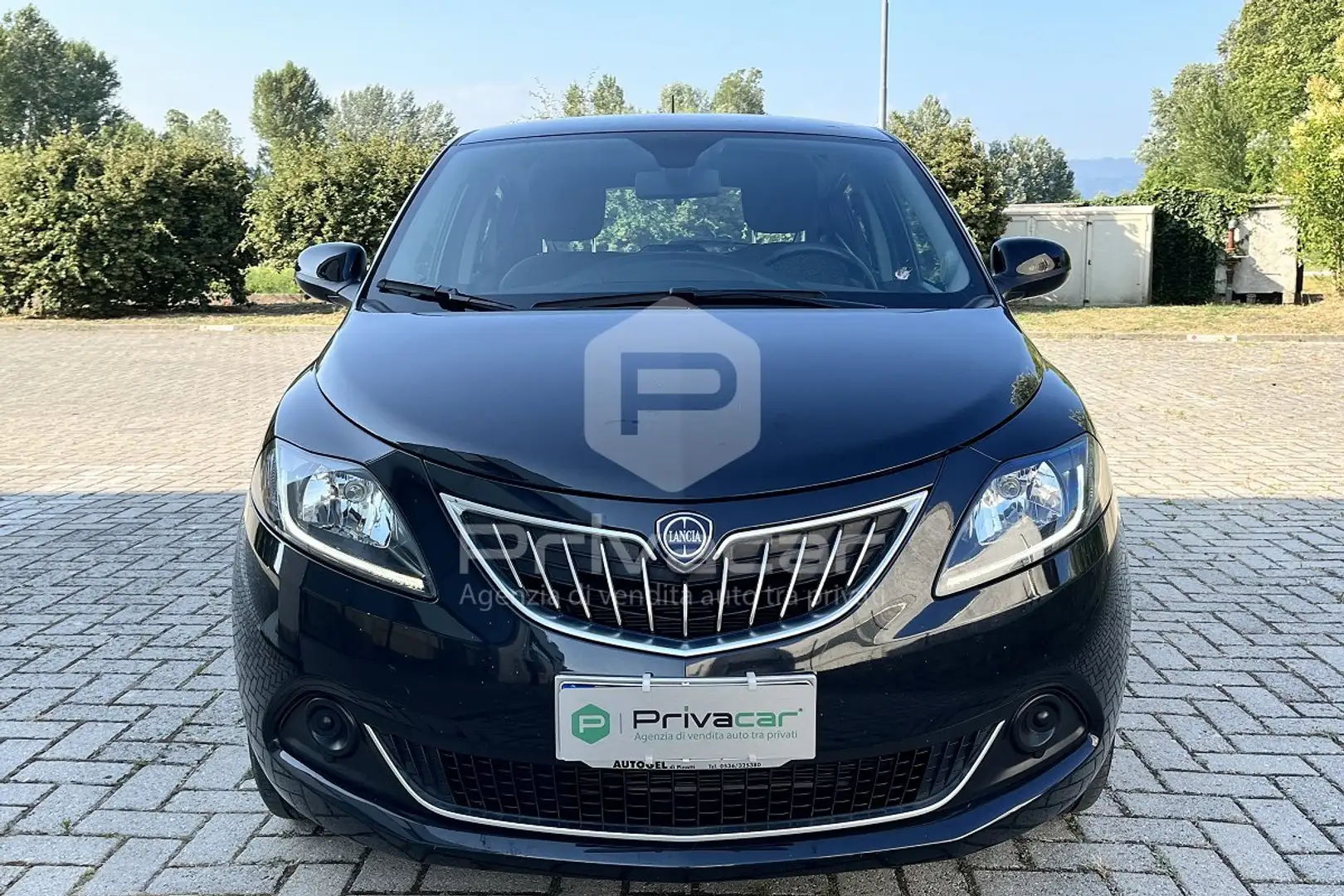 Lancia Ypsilon Ypsilon 1.0 FireFly 5 porte S&S Hybrid Silver Nero - 2