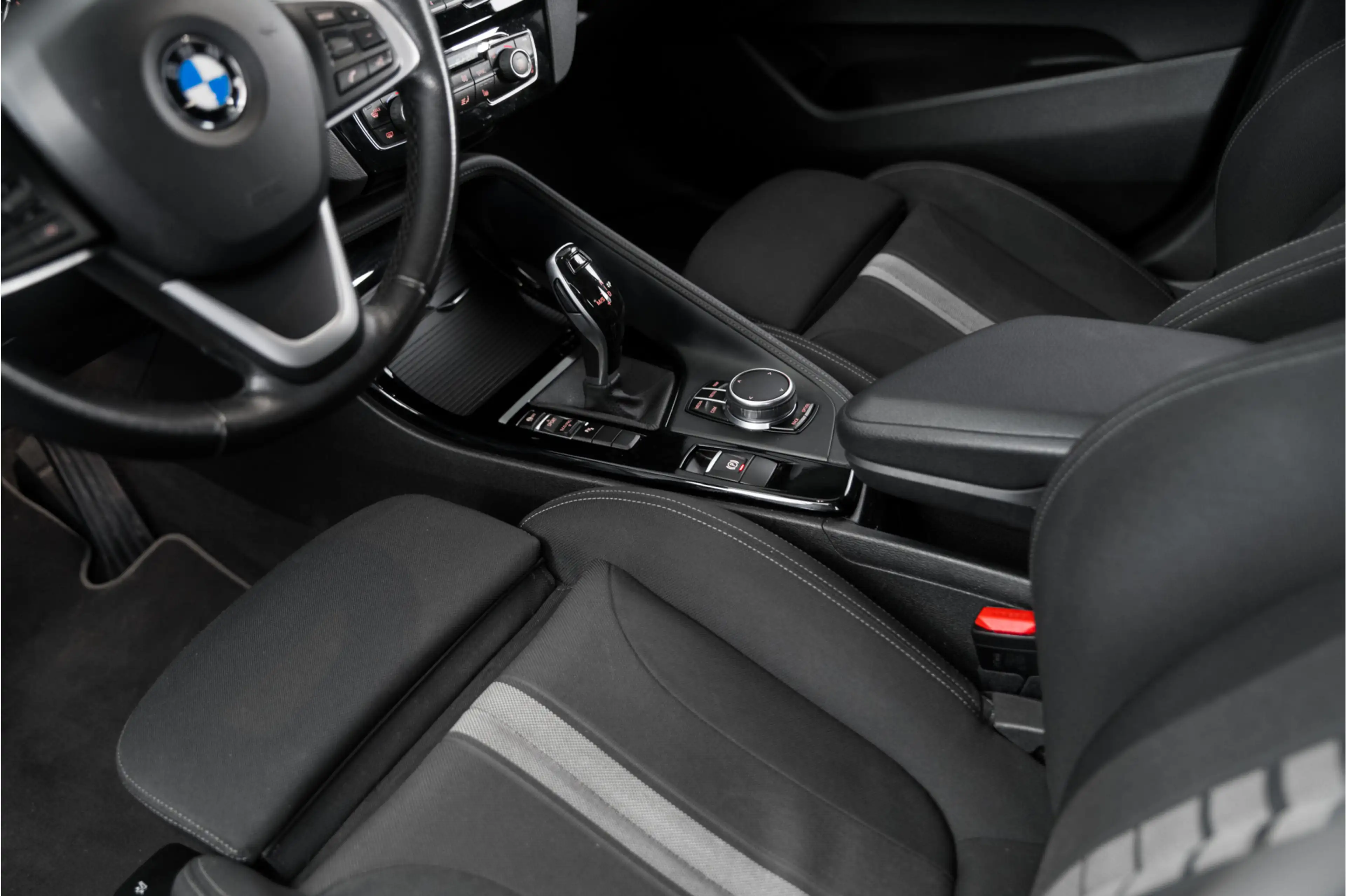 BMW X2 sDrive20i Advantage | HUD | Navi Plus | Camera | 1 — photo 35