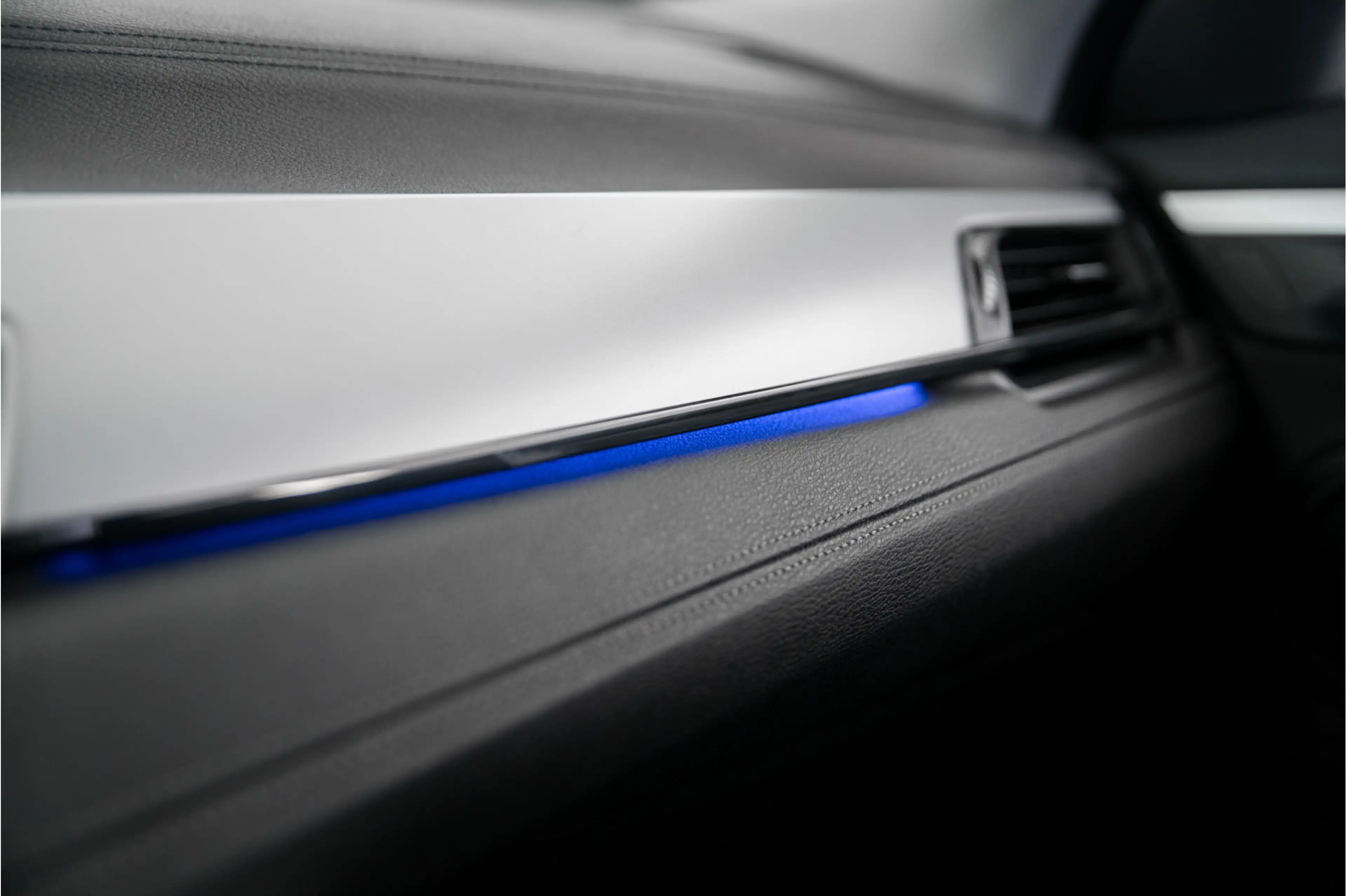 BMW X2 sDrive20i Advantage | HUD | Navi Plus | Camera | 1 — photo 27