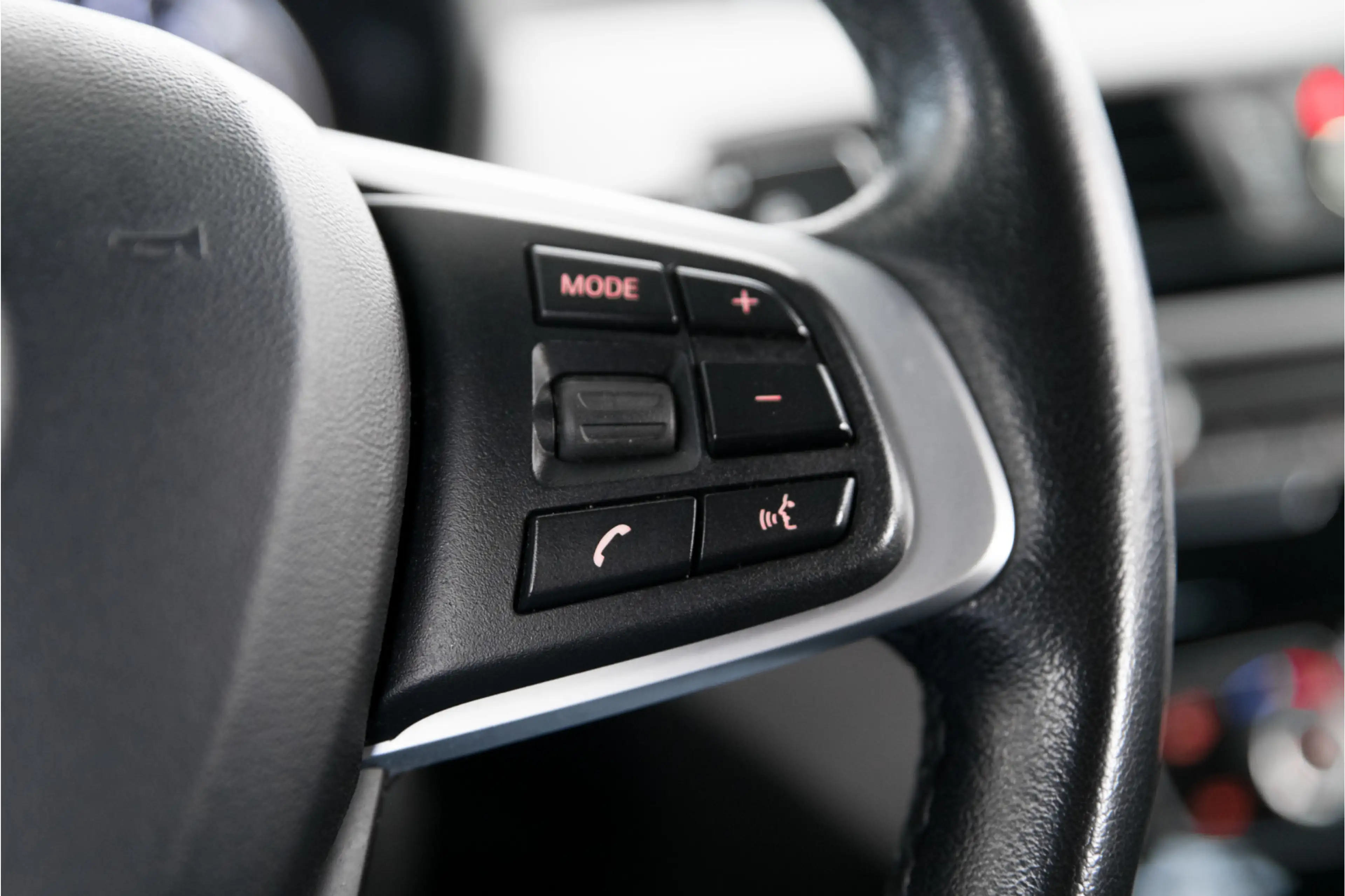 BMW X2 sDrive20i Advantage | HUD | Navi Plus | Camera | 1 — photo 31